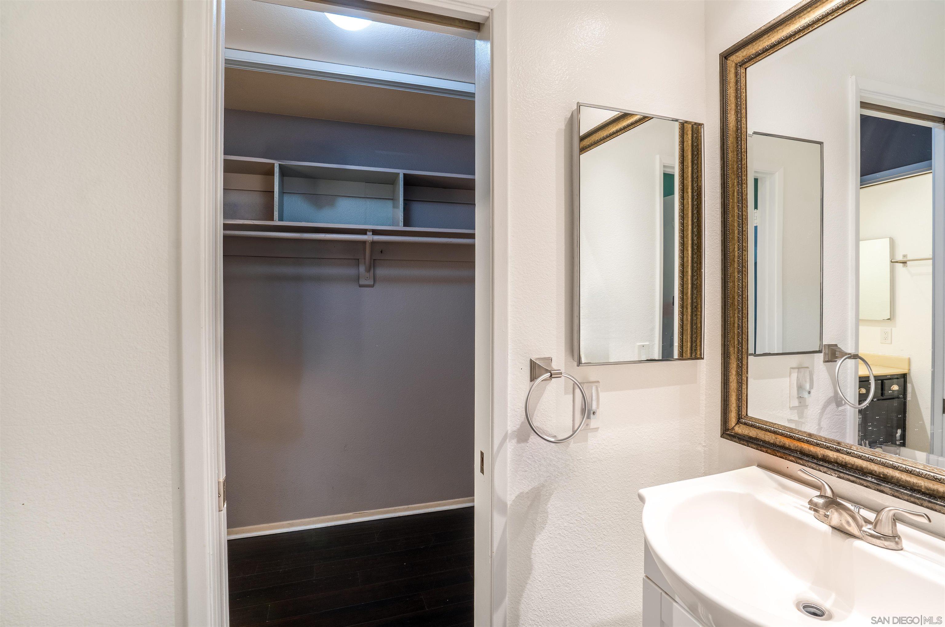 Detail Gallery Image 20 of 35 For 1116  Circle Dr, Escondido,  CA 92025 - 4 Beds | 3 Baths