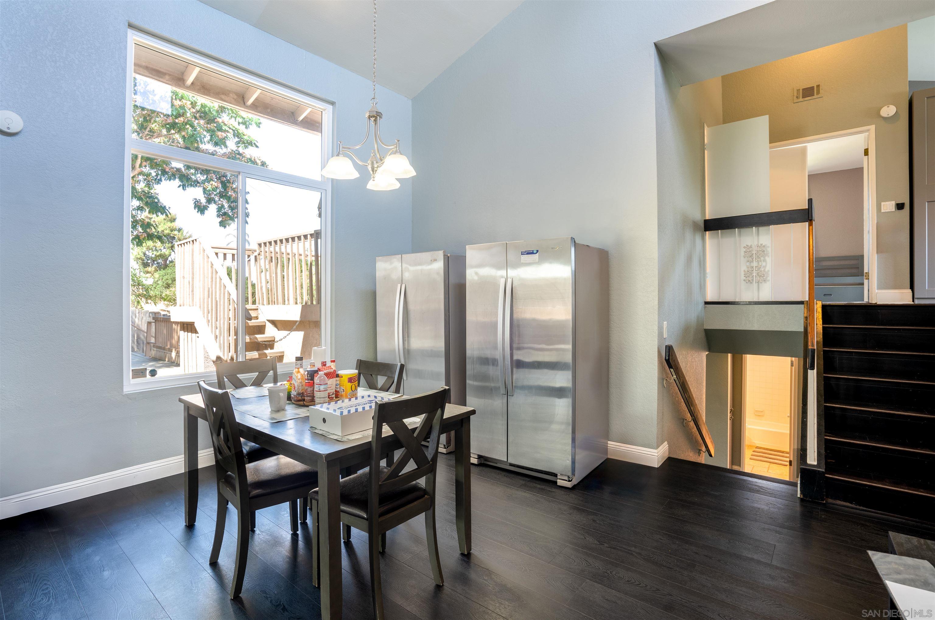 Detail Gallery Image 4 of 35 For 1116  Circle Dr, Escondido,  CA 92025 - 4 Beds | 3 Baths