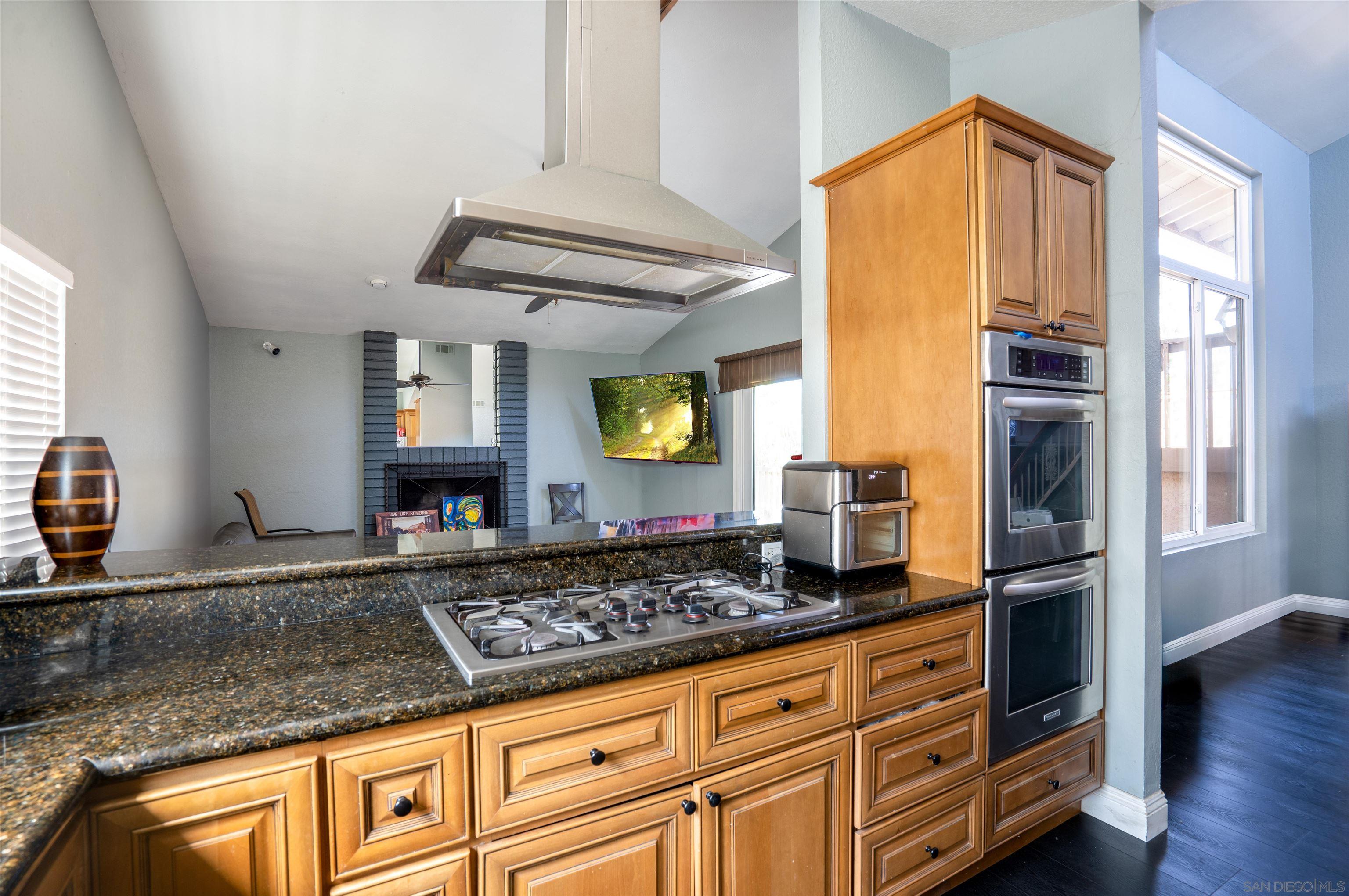 Detail Gallery Image 8 of 35 For 1116  Circle Dr, Escondido,  CA 92025 - 4 Beds | 3 Baths