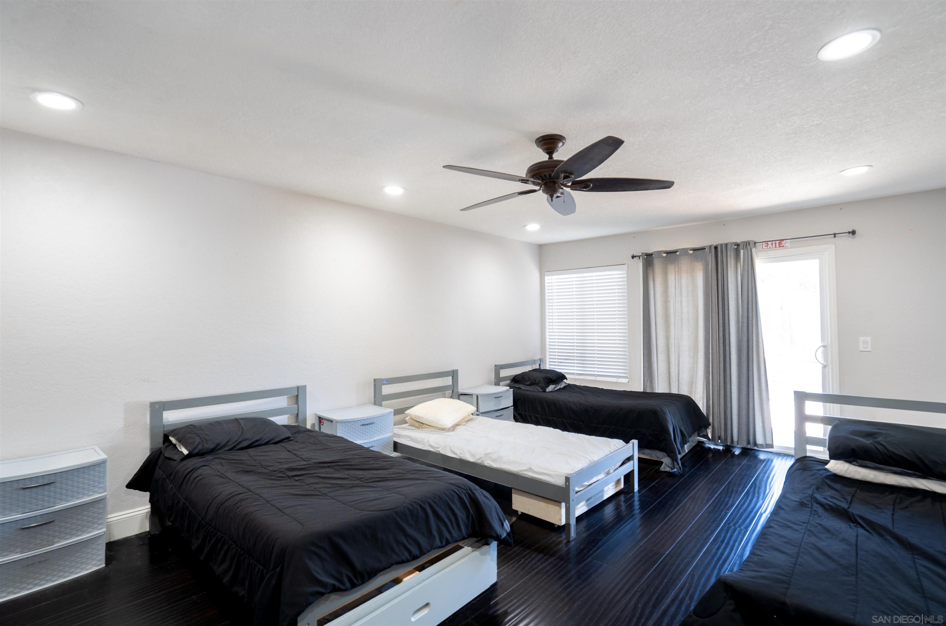 Detail Gallery Image 10 of 35 For 1116  Circle Dr, Escondido,  CA 92025 - 4 Beds | 3 Baths