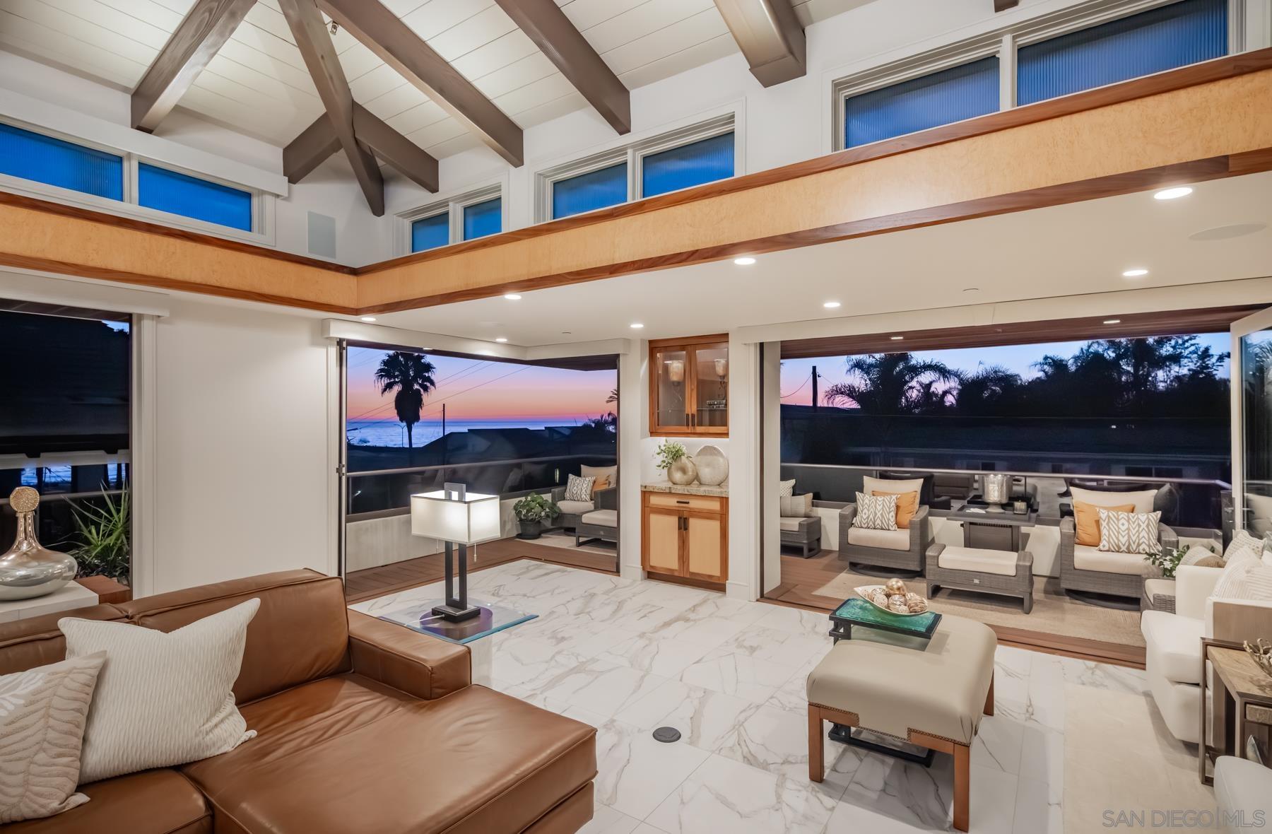 Front Image Thumbnail for SD250043583