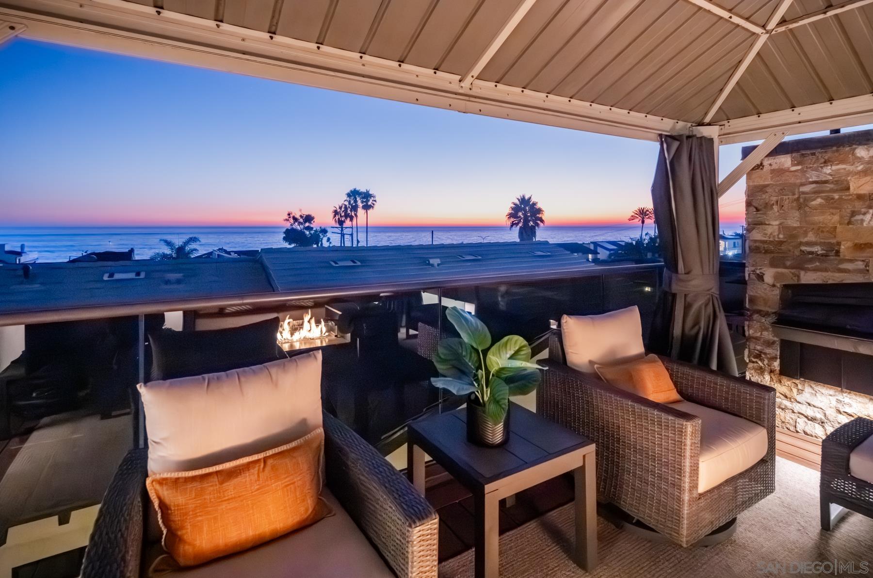 Detail Gallery Image 2 of 32 For 187  Cherry Ave, Carlsbad,  CA 92008 - 4 Beds | 4/2 Baths