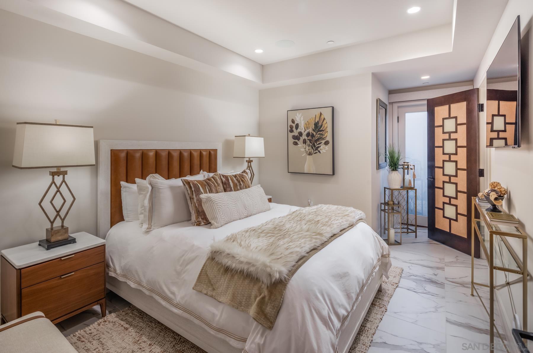 Detail Gallery Image 16 of 32 For 187  Cherry Ave, Carlsbad,  CA 92008 - 4 Beds | 4/2 Baths