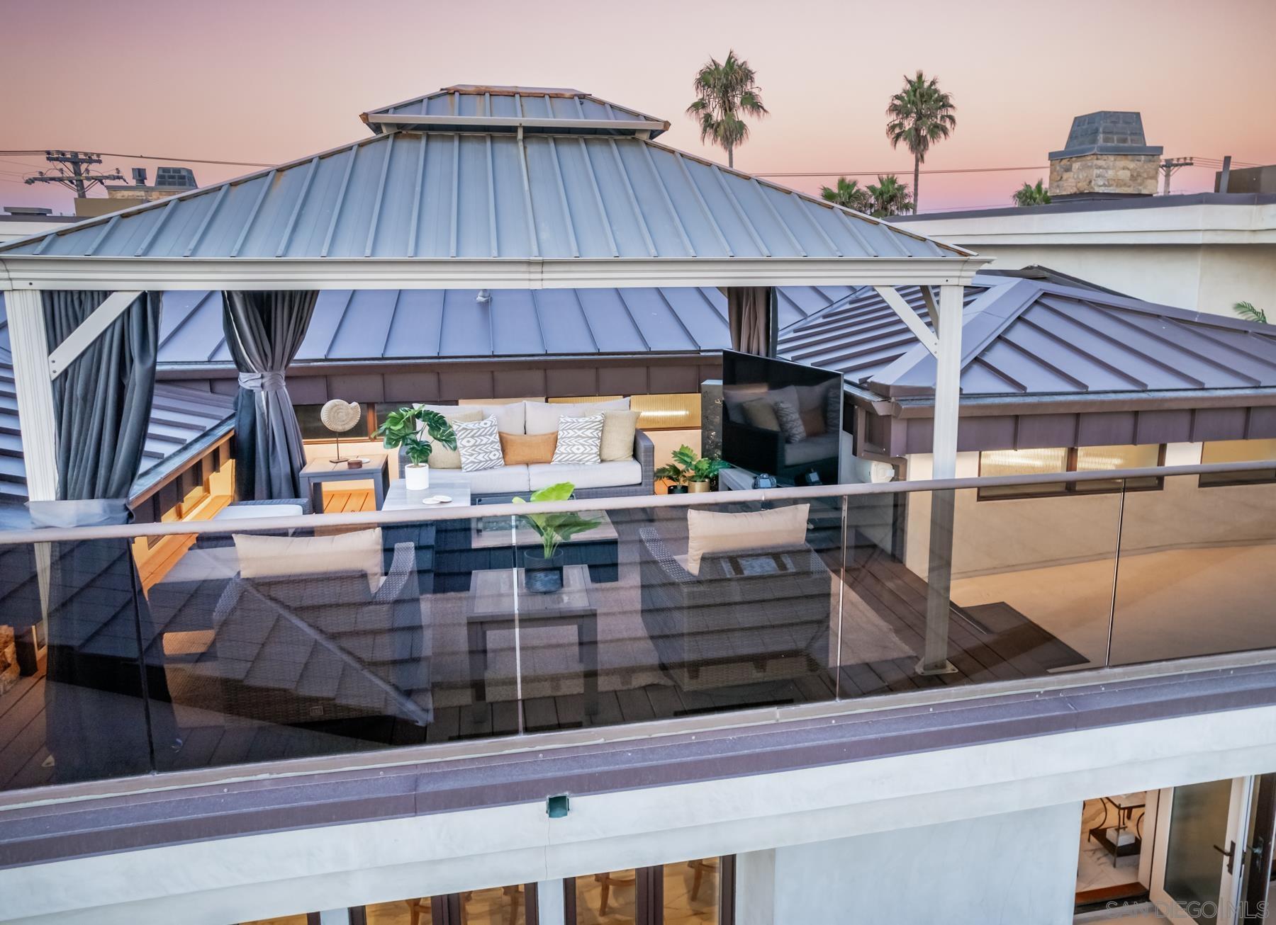 Detail Gallery Image 30 of 32 For 187  Cherry Ave, Carlsbad,  CA 92008 - 4 Beds | 4/2 Baths