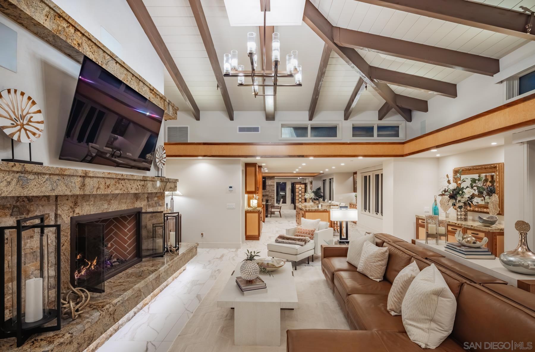 Detail Gallery Image 6 of 32 For 187  Cherry Ave, Carlsbad,  CA 92008 - 4 Beds | 4/2 Baths