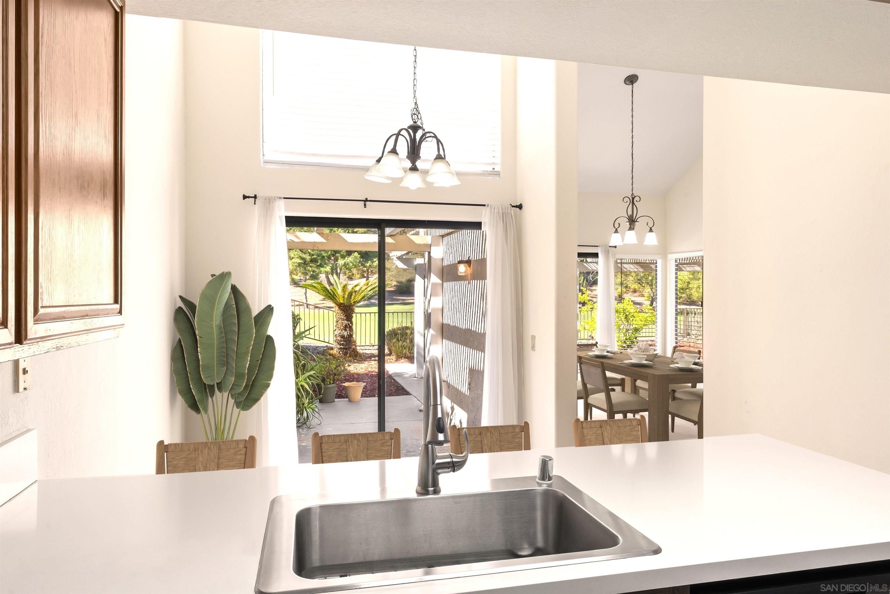 Detail Gallery Image 8 of 14 For 15928  Caminito Aire Puro, San Diego,  CA 92128 - 2 Beds | 2 Baths