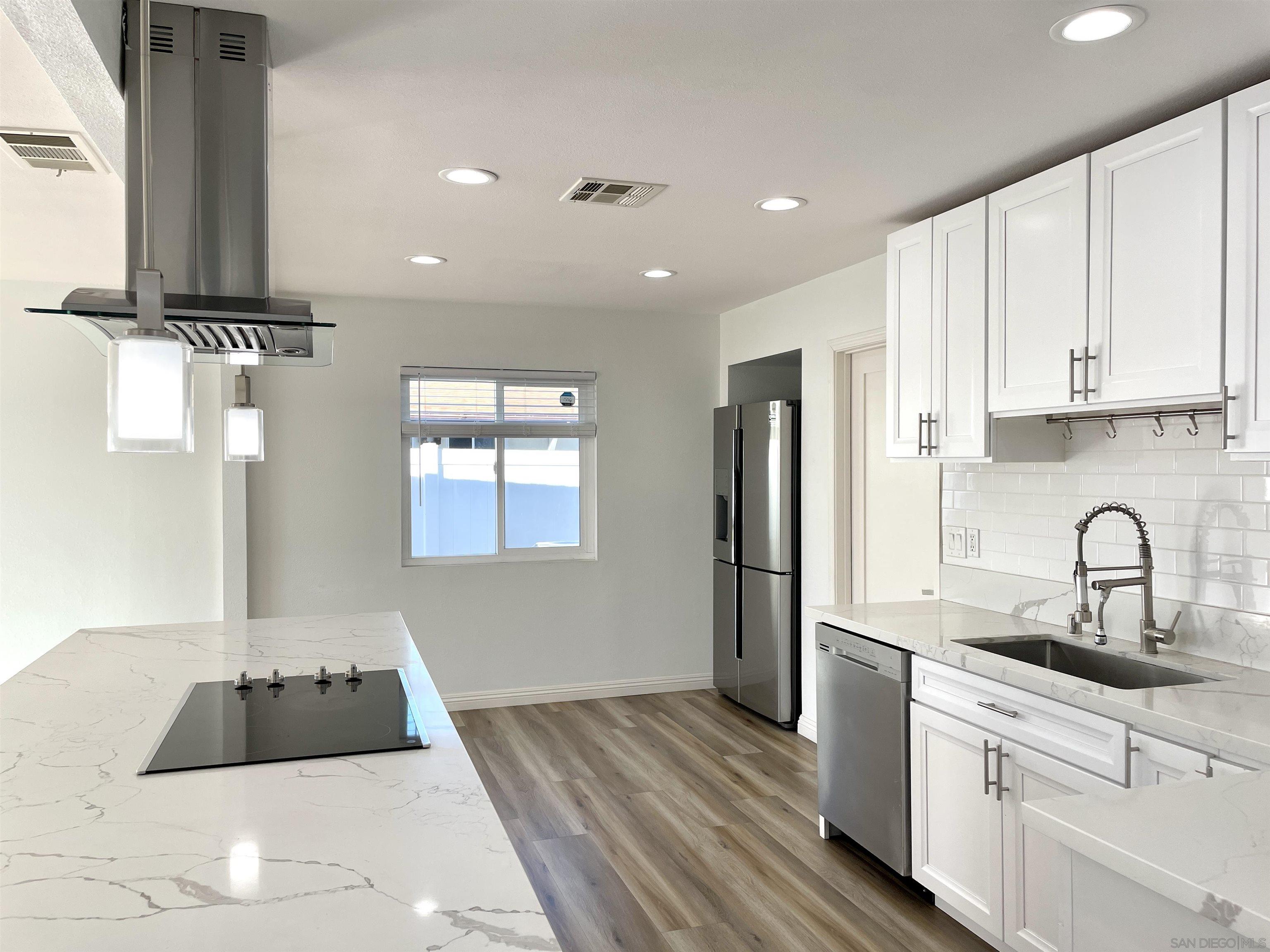 Detail Gallery Image 4 of 24 For 4106  Dellwood St, San Diego,  CA 92111 - 3 Beds | 2 Baths