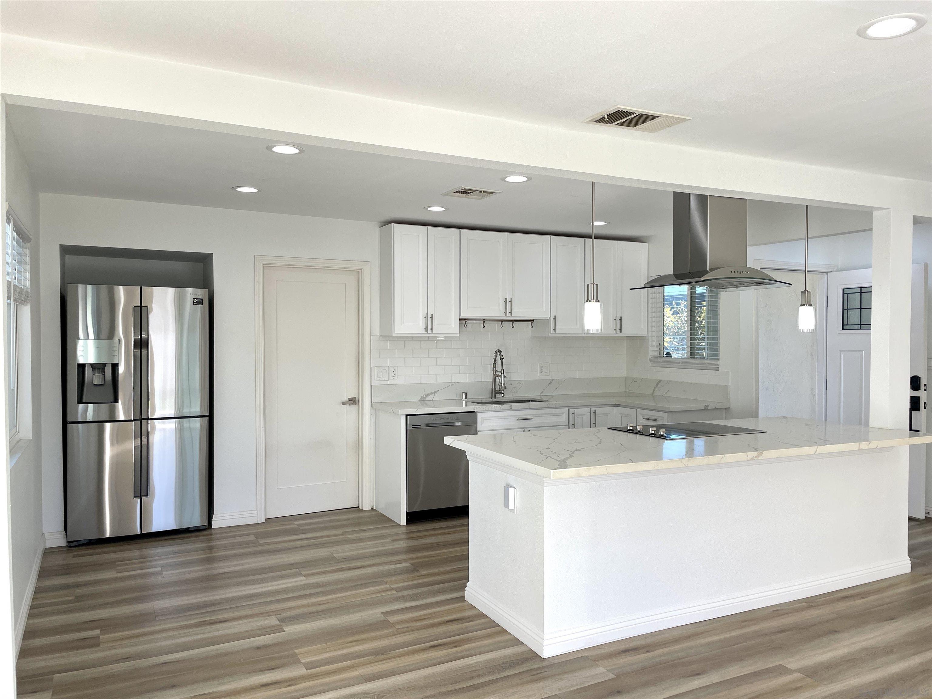 Detail Gallery Image 5 of 24 For 4106  Dellwood St, San Diego,  CA 92111 - 3 Beds | 2 Baths