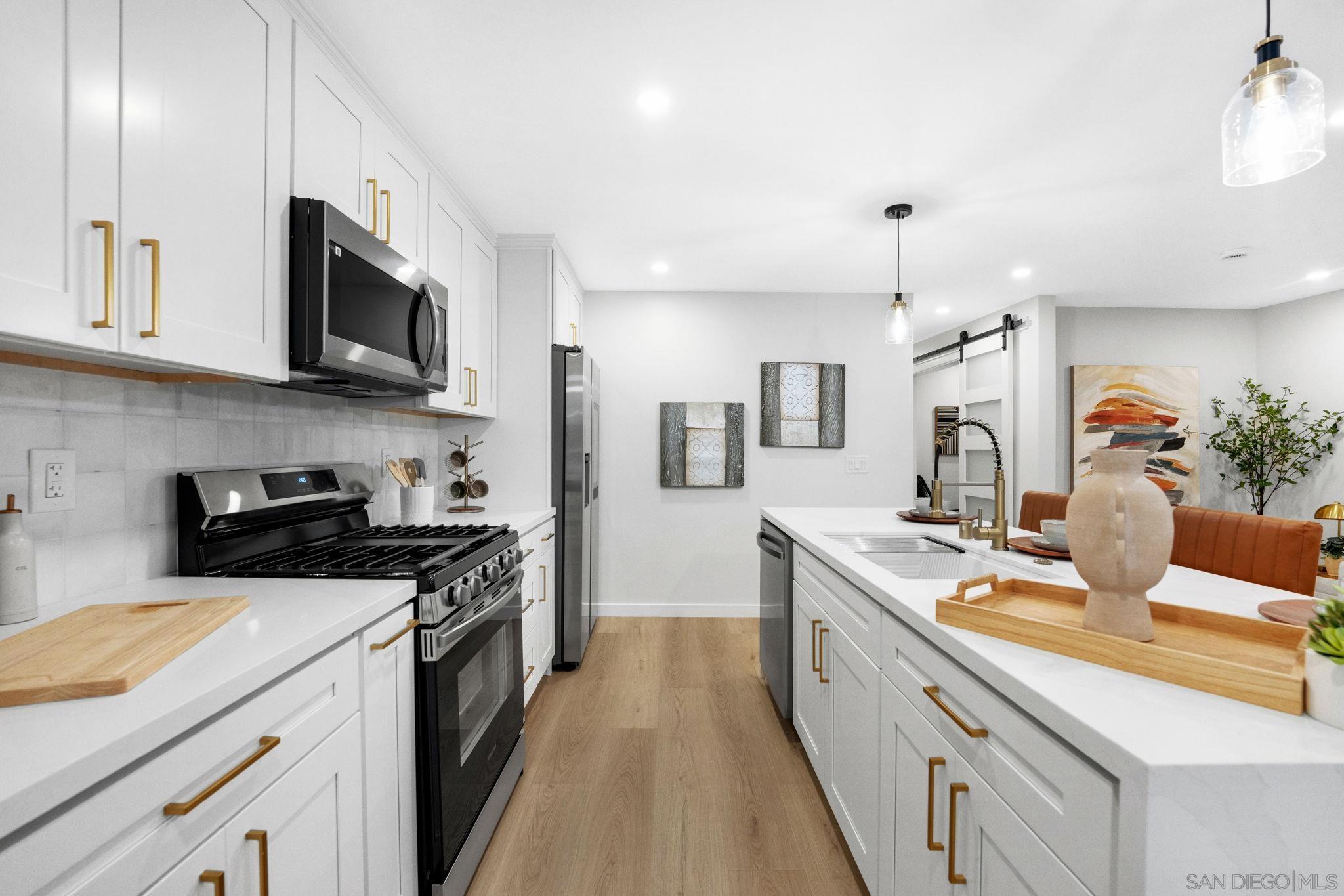 Detail Gallery Image 6 of 25 For 3728  Cherokee Ave, San Diego,  CA 92104 - 4 Beds | 2 Baths