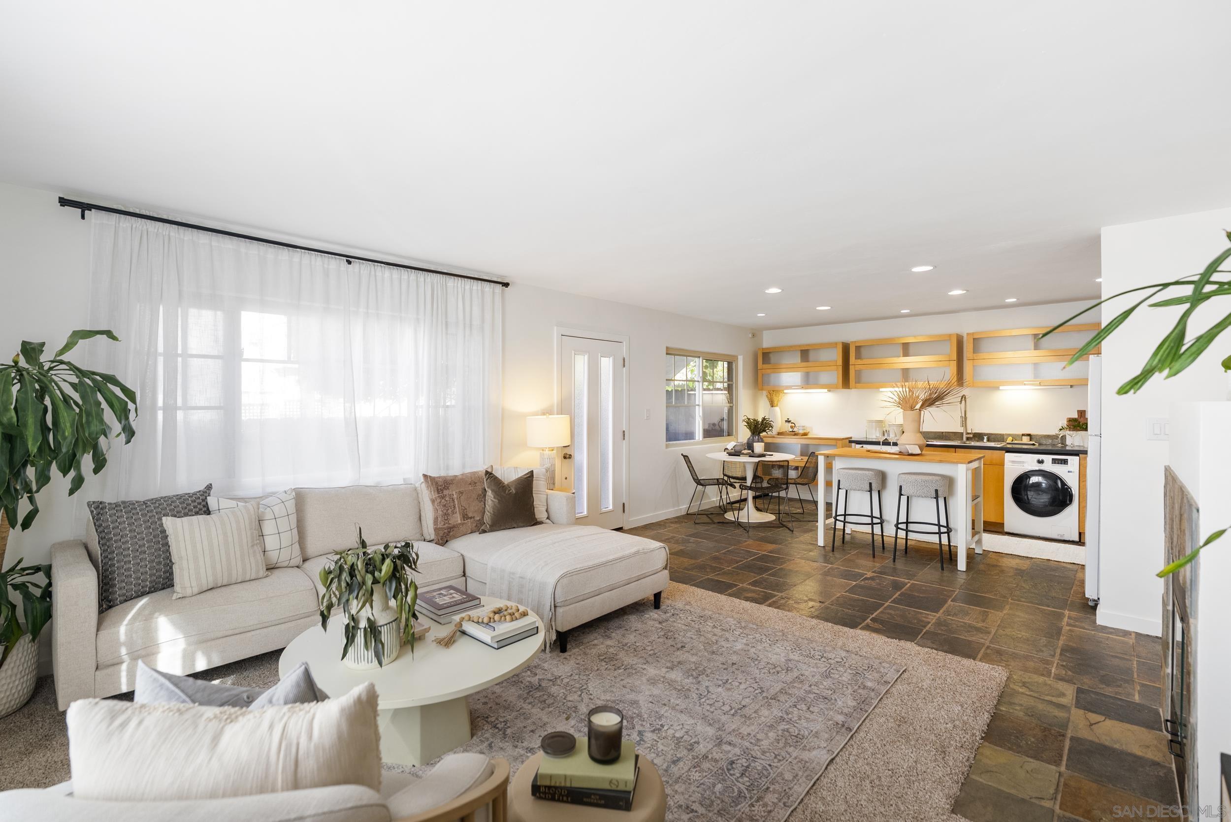 Front Image Thumbnail for SD250043594