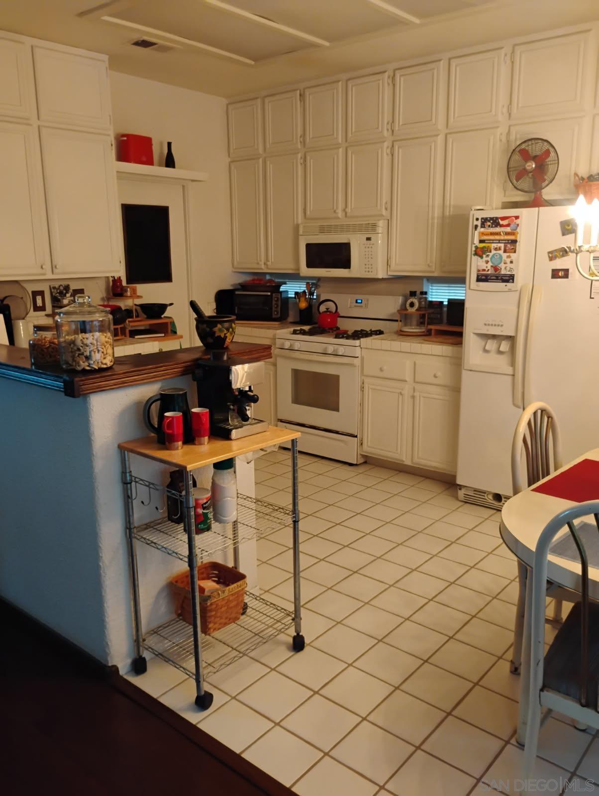 Detail Gallery Image 7 of 9 For 4740  via Escala, Oceanside,  CA 92056 - 4 Beds | 2/1 Baths