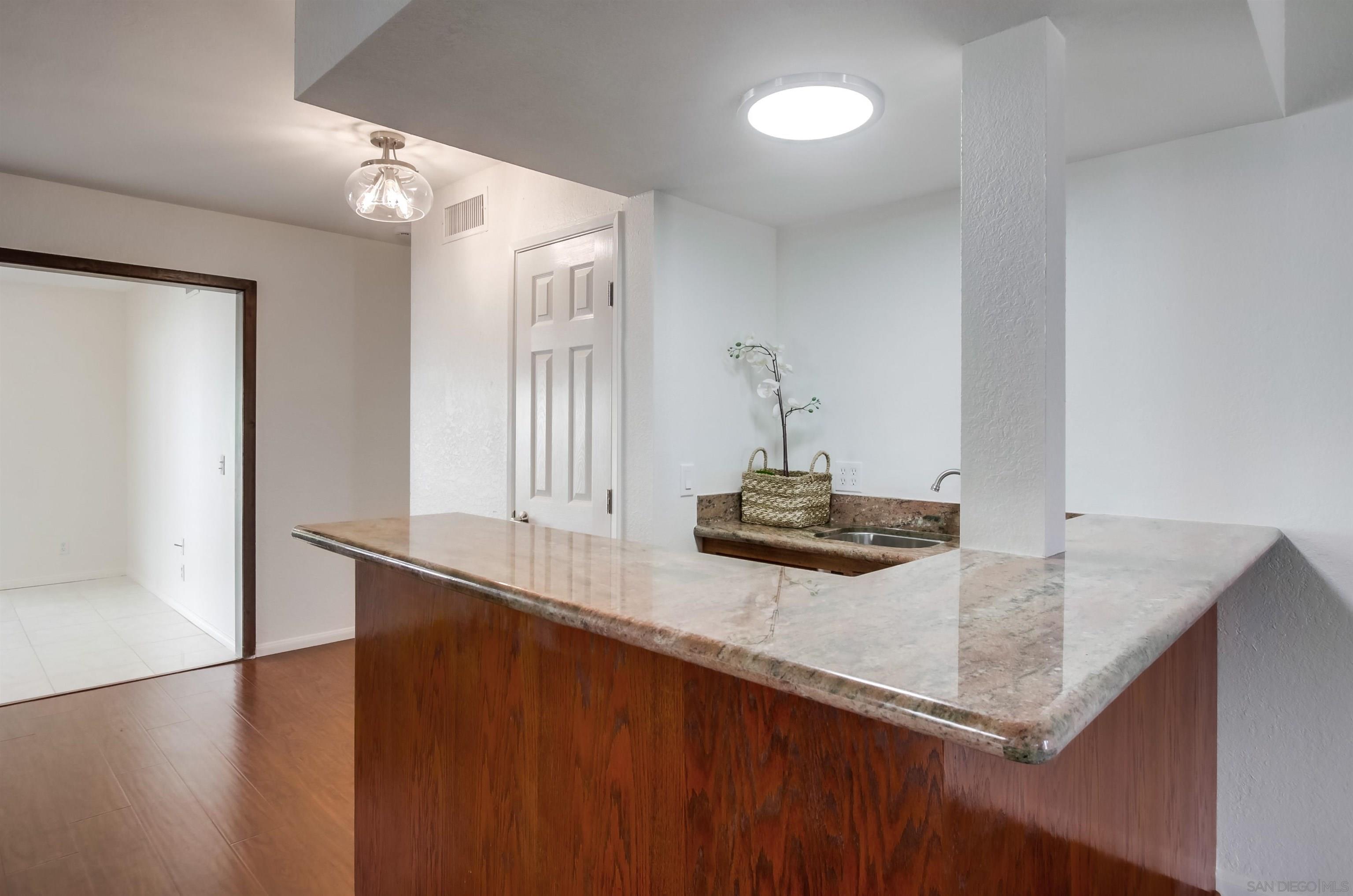 Detail Gallery Image 12 of 35 For 10289  Drumcliff Avenue, San Diego,  CA 92126 - 4 Beds | 2 Baths