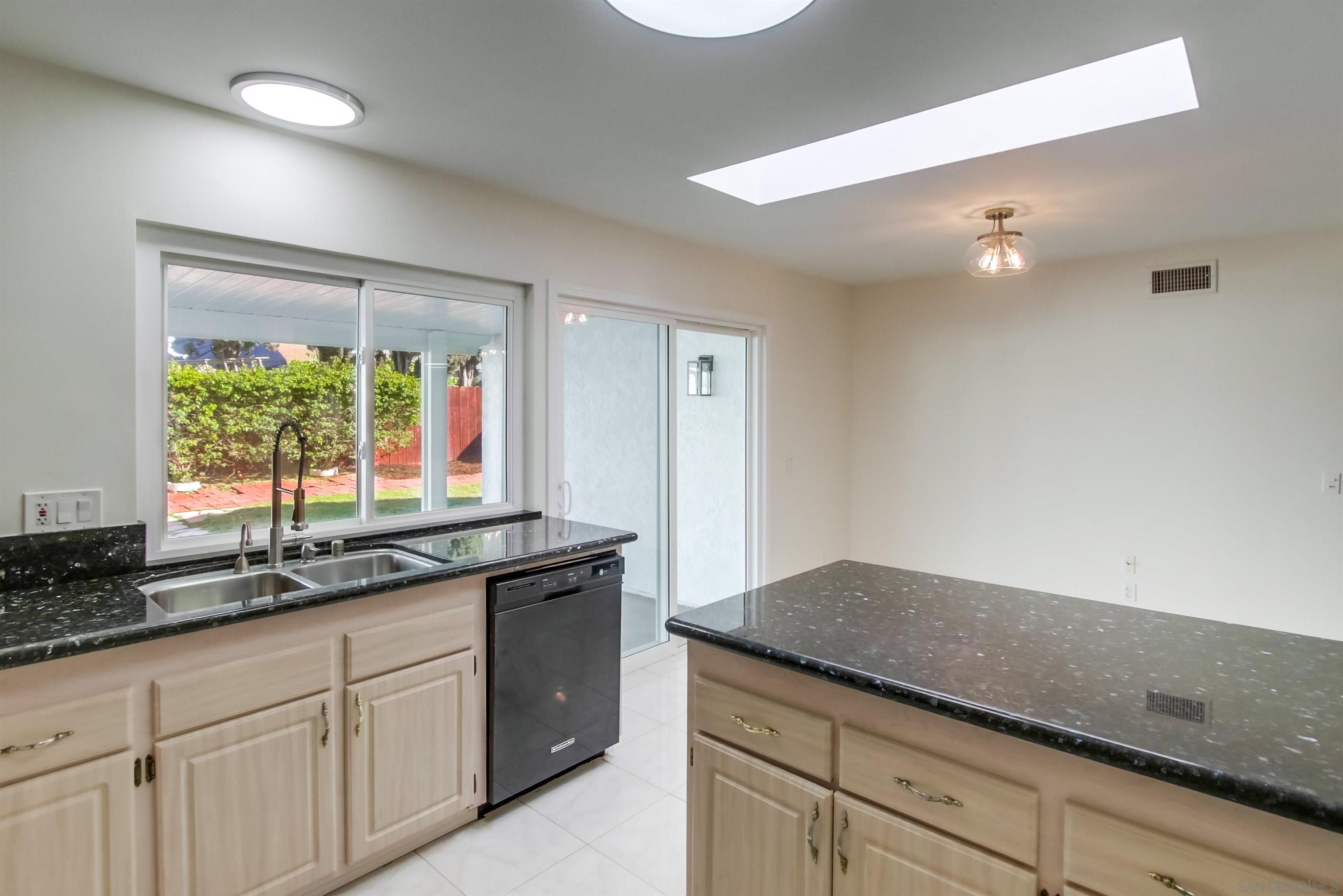 Detail Gallery Image 16 of 35 For 10289  Drumcliff Avenue, San Diego,  CA 92126 - 4 Beds | 2 Baths