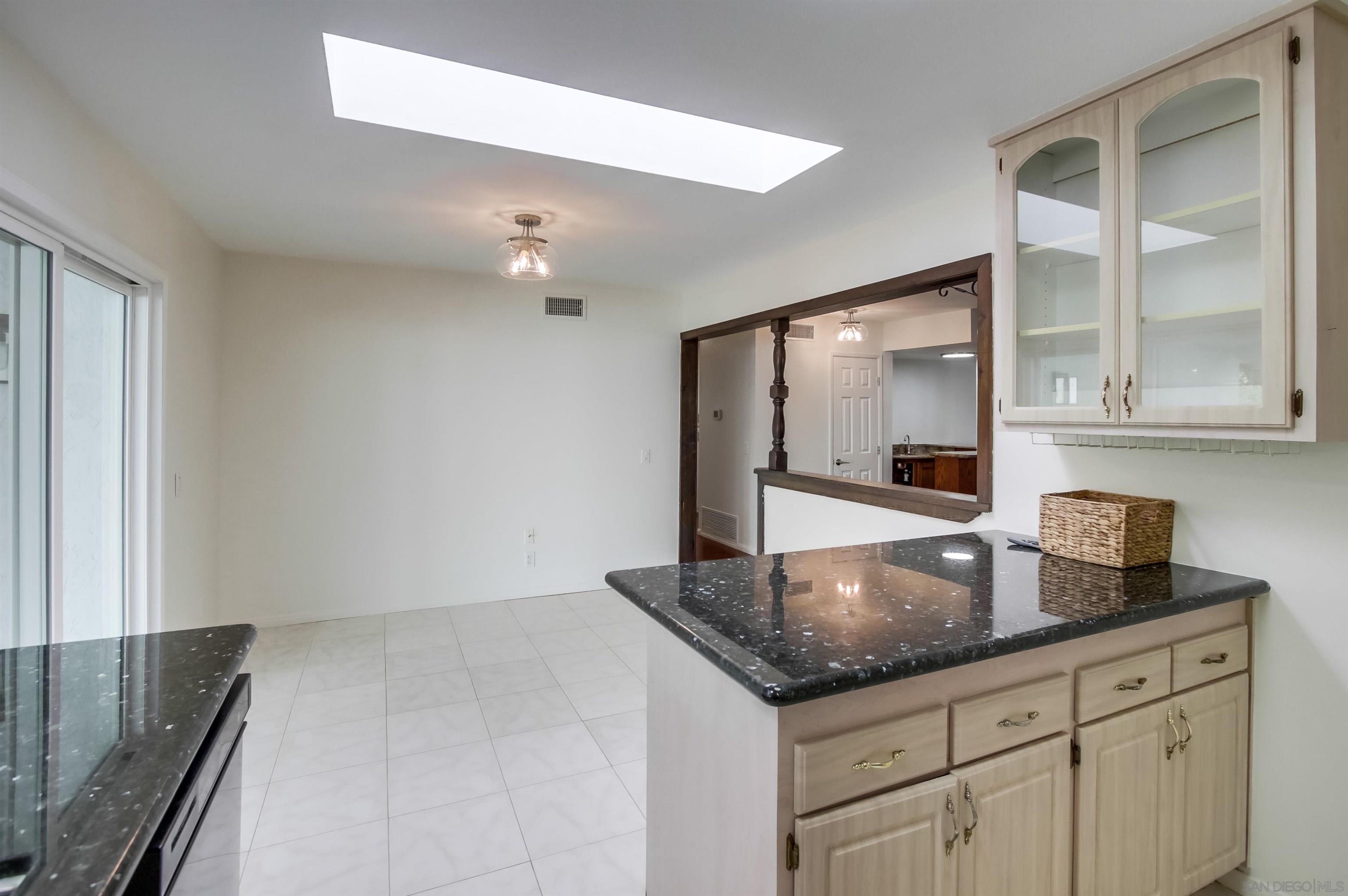 Detail Gallery Image 17 of 35 For 10289  Drumcliff Avenue, San Diego,  CA 92126 - 4 Beds | 2 Baths