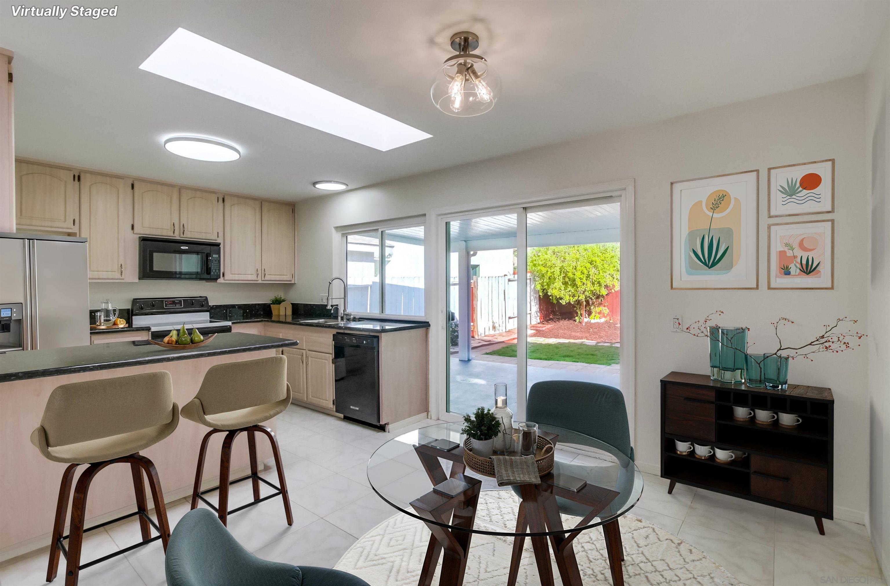 Detail Gallery Image 4 of 35 For 10289  Drumcliff Avenue, San Diego,  CA 92126 - 4 Beds | 2 Baths