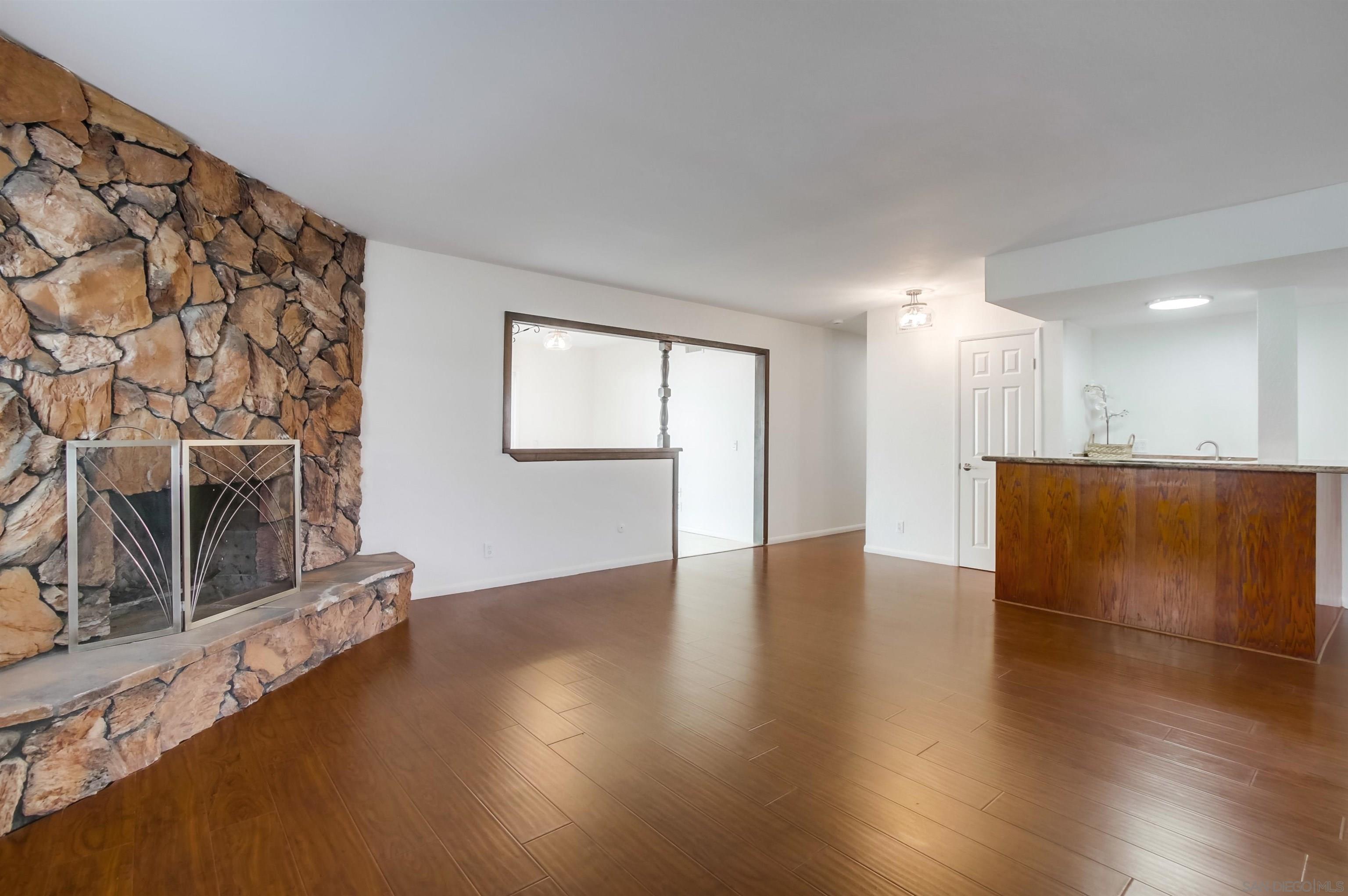 Detail Gallery Image 10 of 35 For 10289  Drumcliff Avenue, San Diego,  CA 92126 - 4 Beds | 2 Baths