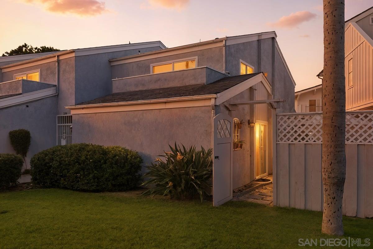 Detail Gallery Image 38 of 41 For 1064  Isabella Ave, Coronado,  CA 92118 - 3 Beds | 2/1 Baths
