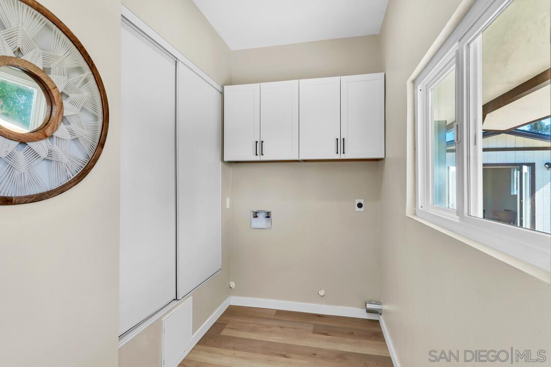 Detail Gallery Image 13 of 53 For 13725  Adrian St, Poway,  CA 92064 - 4 Beds | 2 Baths
