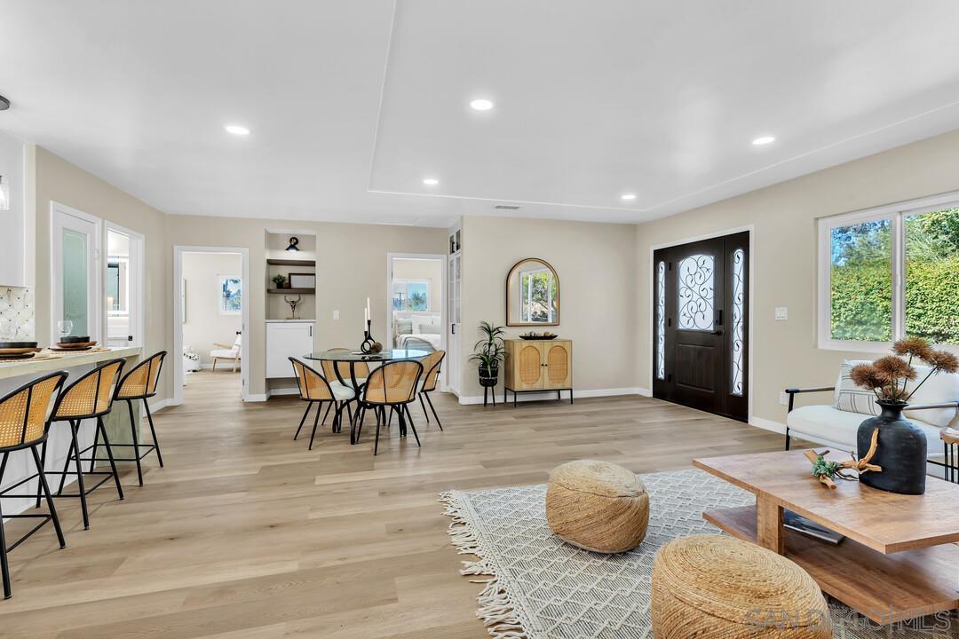 Detail Gallery Image 6 of 53 For 13725  Adrian St, Poway,  CA 92064 - 4 Beds | 2 Baths