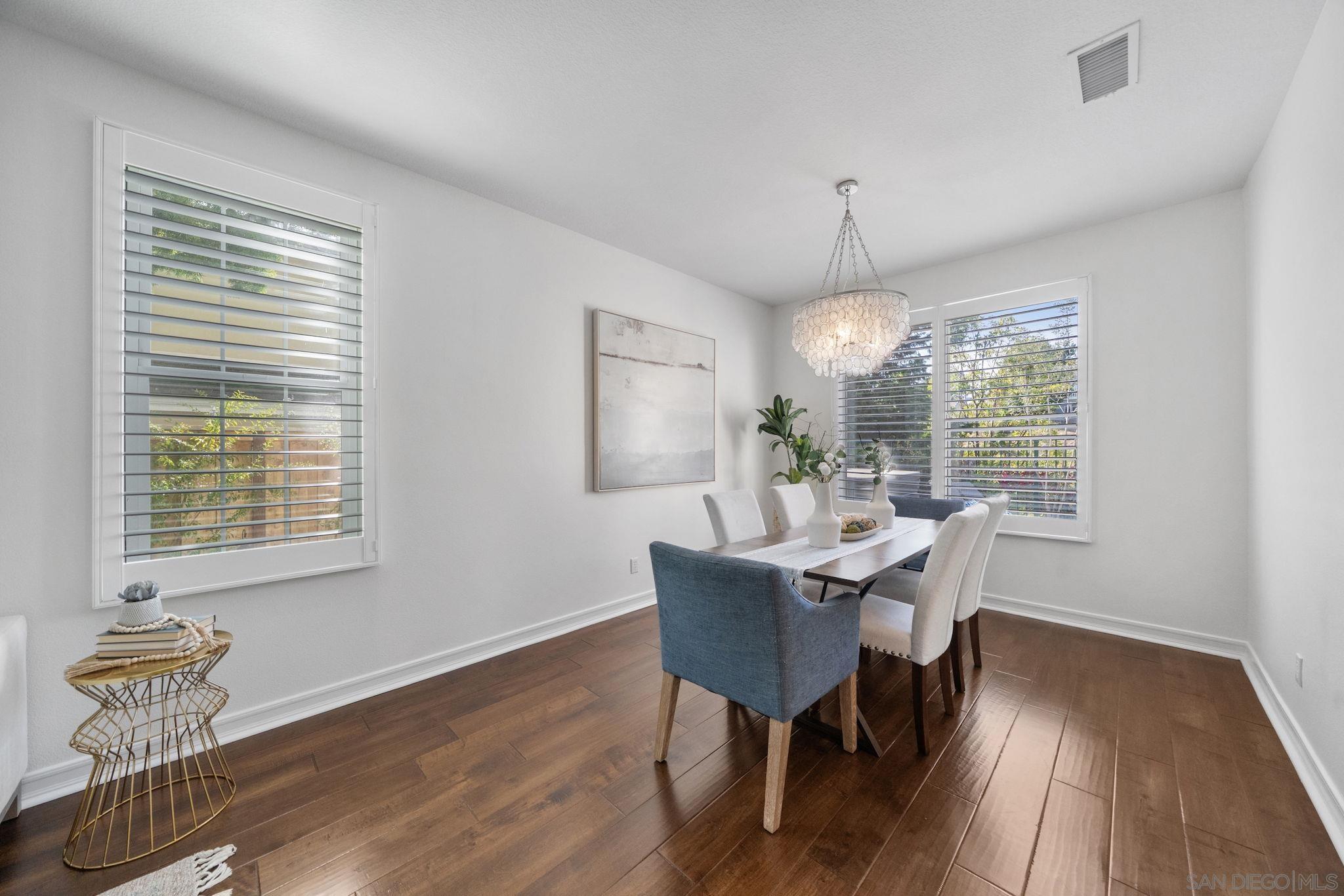 Detail Gallery Image 17 of 75 For 2364  Summerwind Pl, Carlsbad,  CA 92008 - 5 Beds | 3 Baths