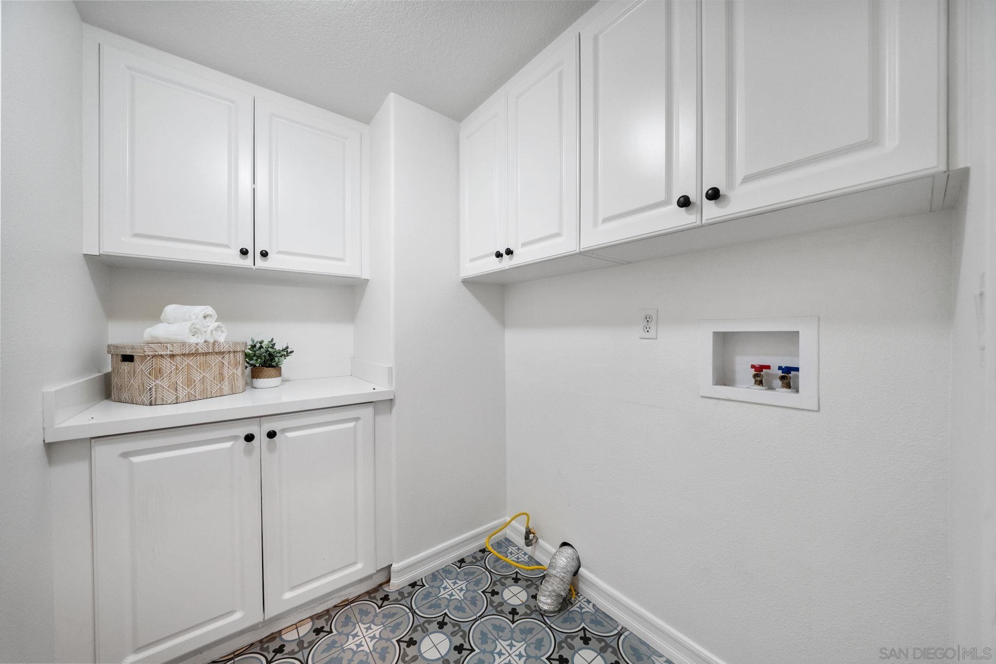 Detail Gallery Image 36 of 75 For 2364  Summerwind Pl, Carlsbad,  CA 92008 - 5 Beds | 3 Baths