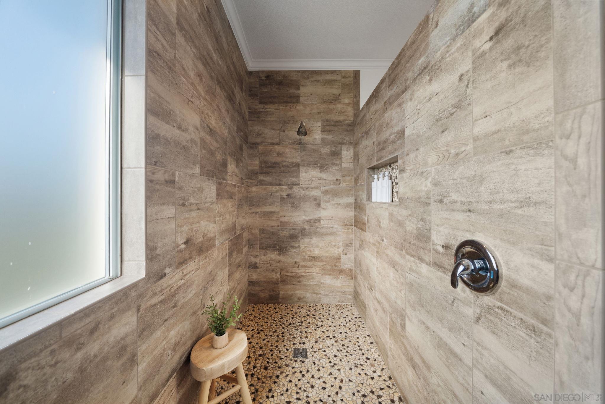 Detail Gallery Image 66 of 75 For 2364  Summerwind Pl, Carlsbad,  CA 92008 - 5 Beds | 3 Baths