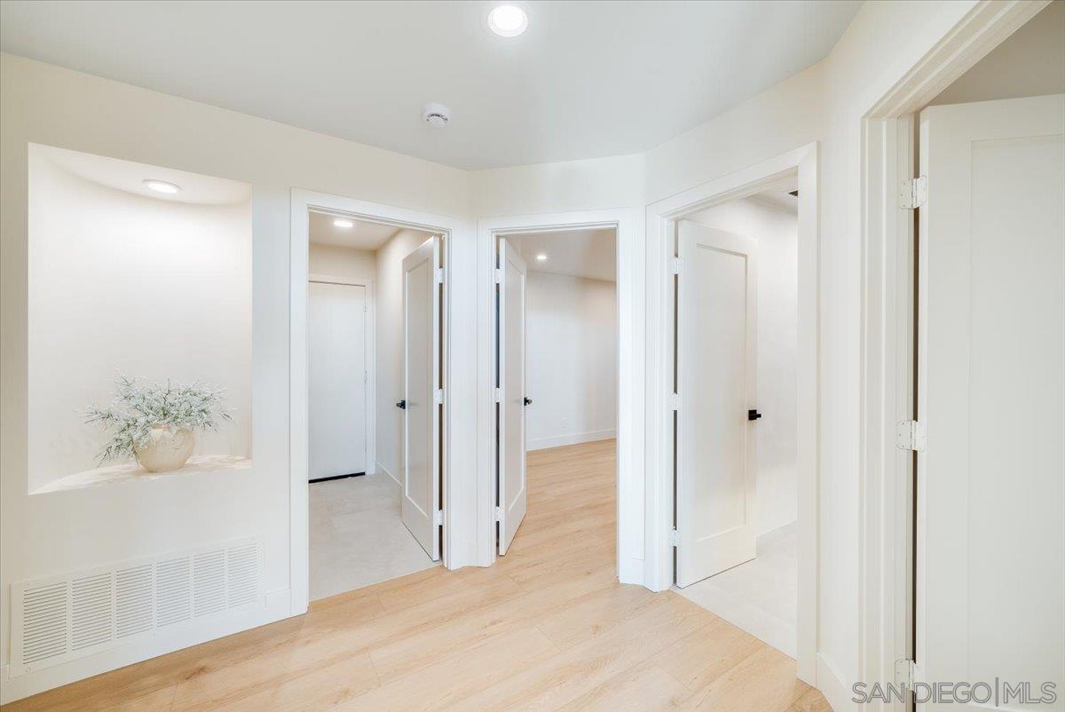 Detail Gallery Image 19 of 65 For 1736  Blackbird Cir, Carlsbad,  CA 92011 - 4 Beds | 3 Baths