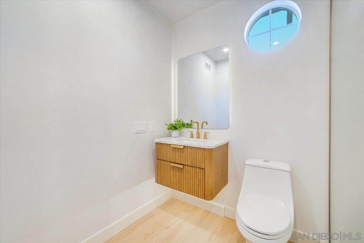 Detail Gallery Image 36 of 65 For 1736  Blackbird Cir, Carlsbad,  CA 92011 - 4 Beds | 3 Baths