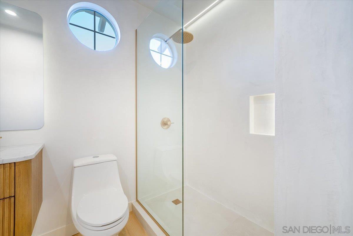 Detail Gallery Image 37 of 65 For 1736  Blackbird Cir, Carlsbad,  CA 92011 - 4 Beds | 3 Baths