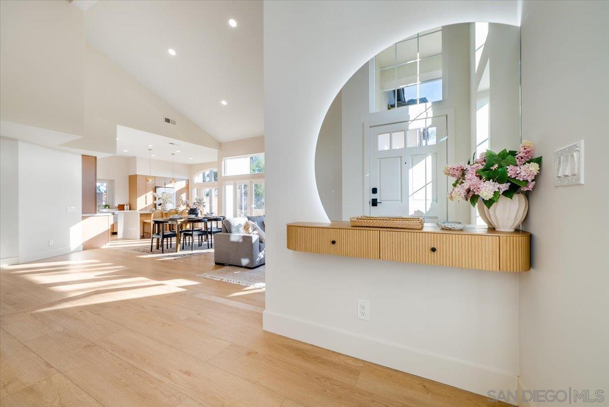 Detail Gallery Image 7 of 65 For 1736  Blackbird Cir, Carlsbad,  CA 92011 - 4 Beds | 3 Baths