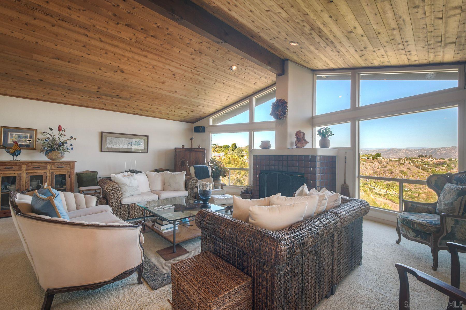 Detail Gallery Image 15 of 67 For 2848  Sunset Hills, Escondido,  CA 92025 - 4 Beds | 2/1 Baths