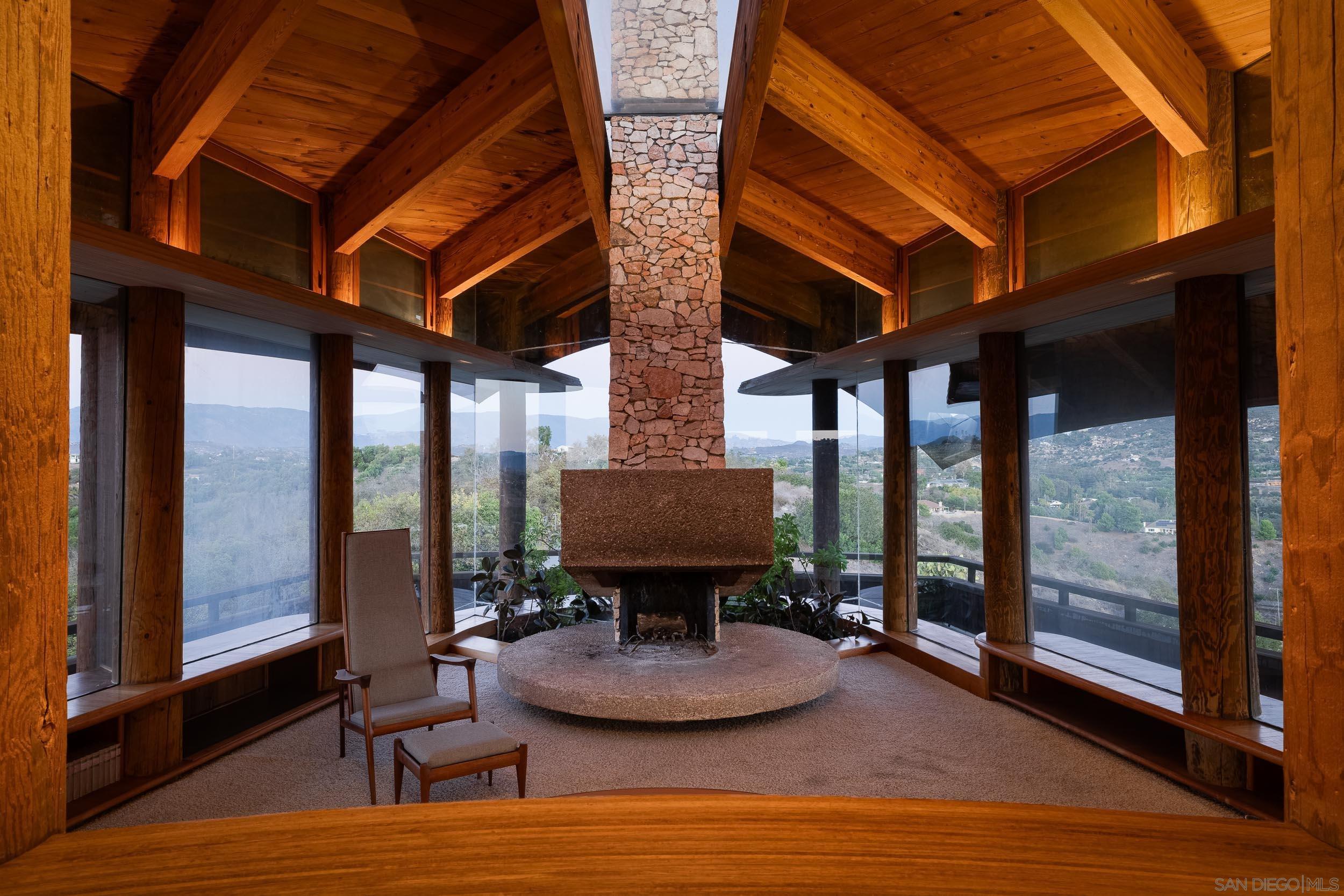 Detail Gallery Image 14 of 38 For 10650  Old Castle Road, Valley Center,  CA 92082 - 5 Beds | 3/1 Baths