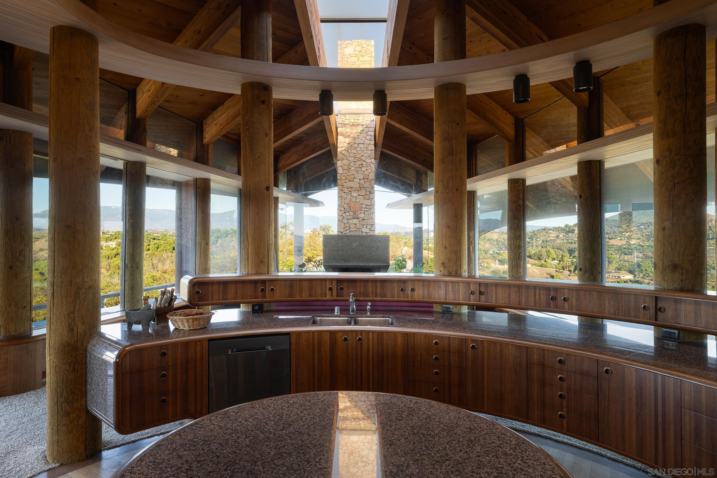 Detail Gallery Image 17 of 38 For 10650  Old Castle Road, Valley Center,  CA 92082 - 5 Beds | 3/1 Baths