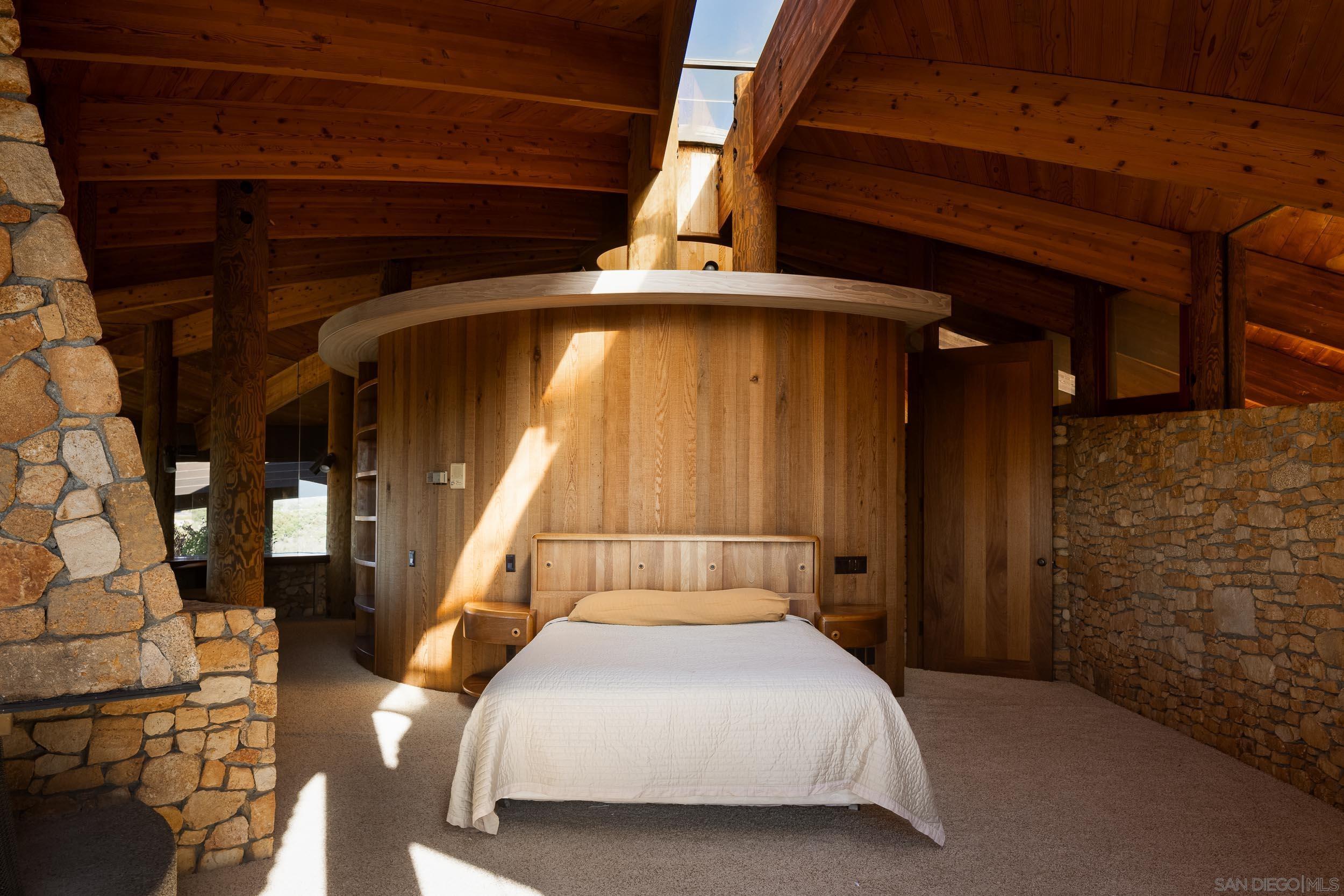 Detail Gallery Image 23 of 38 For 10650  Old Castle Road, Valley Center,  CA 92082 - 5 Beds | 3/1 Baths