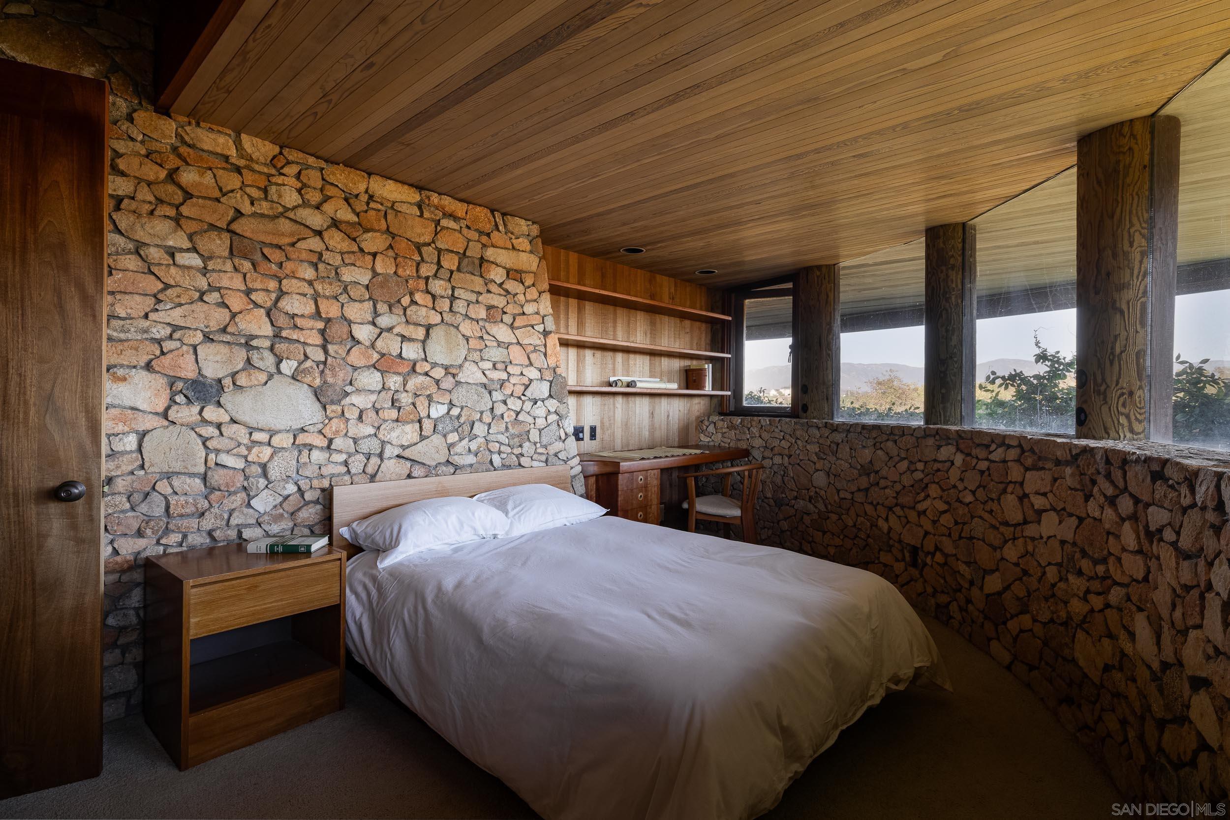 Detail Gallery Image 27 of 38 For 10650  Old Castle Road, Valley Center,  CA 92082 - 5 Beds | 3/1 Baths