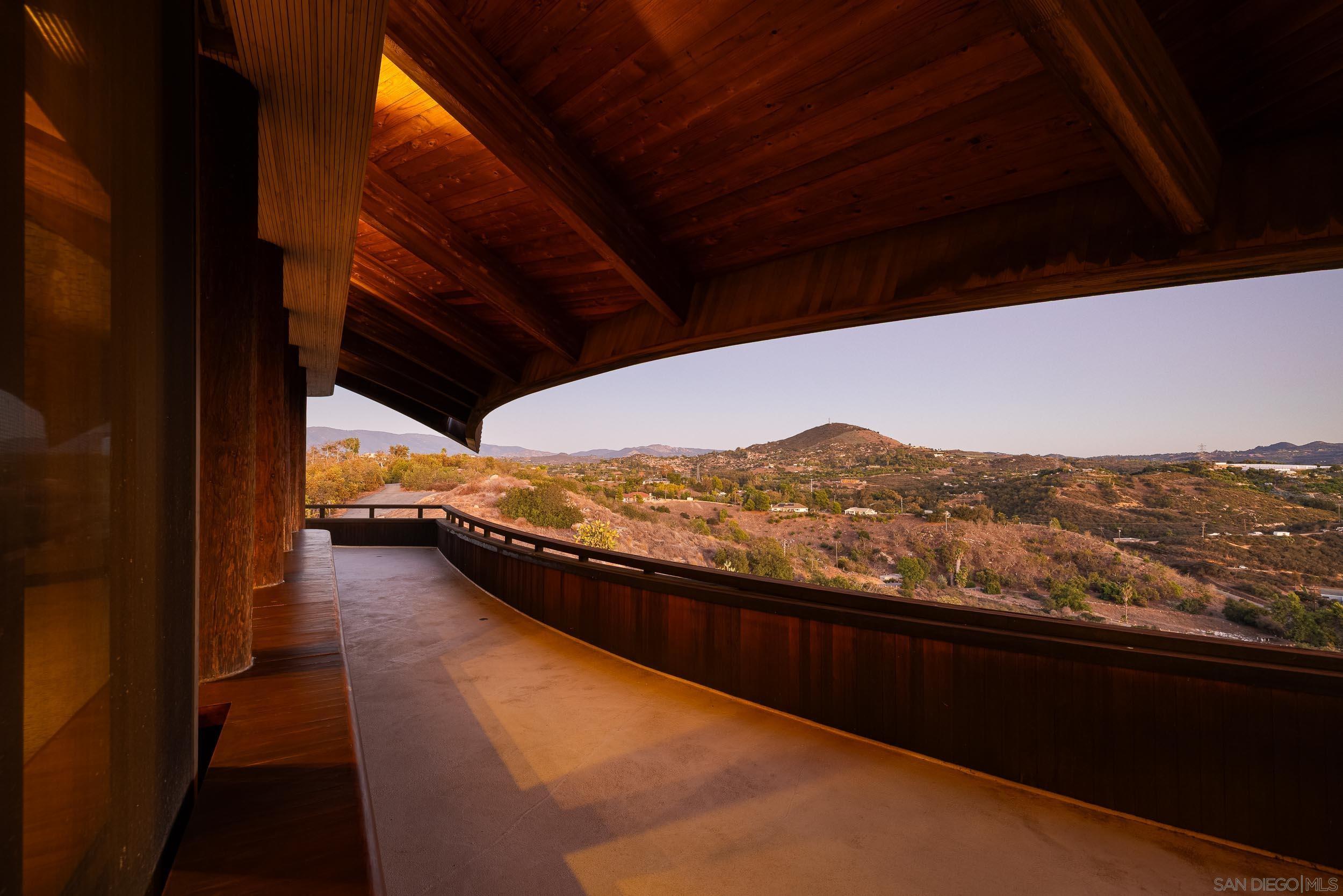 Detail Gallery Image 32 of 38 For 10650  Old Castle Road, Valley Center,  CA 92082 - 5 Beds | 3/1 Baths