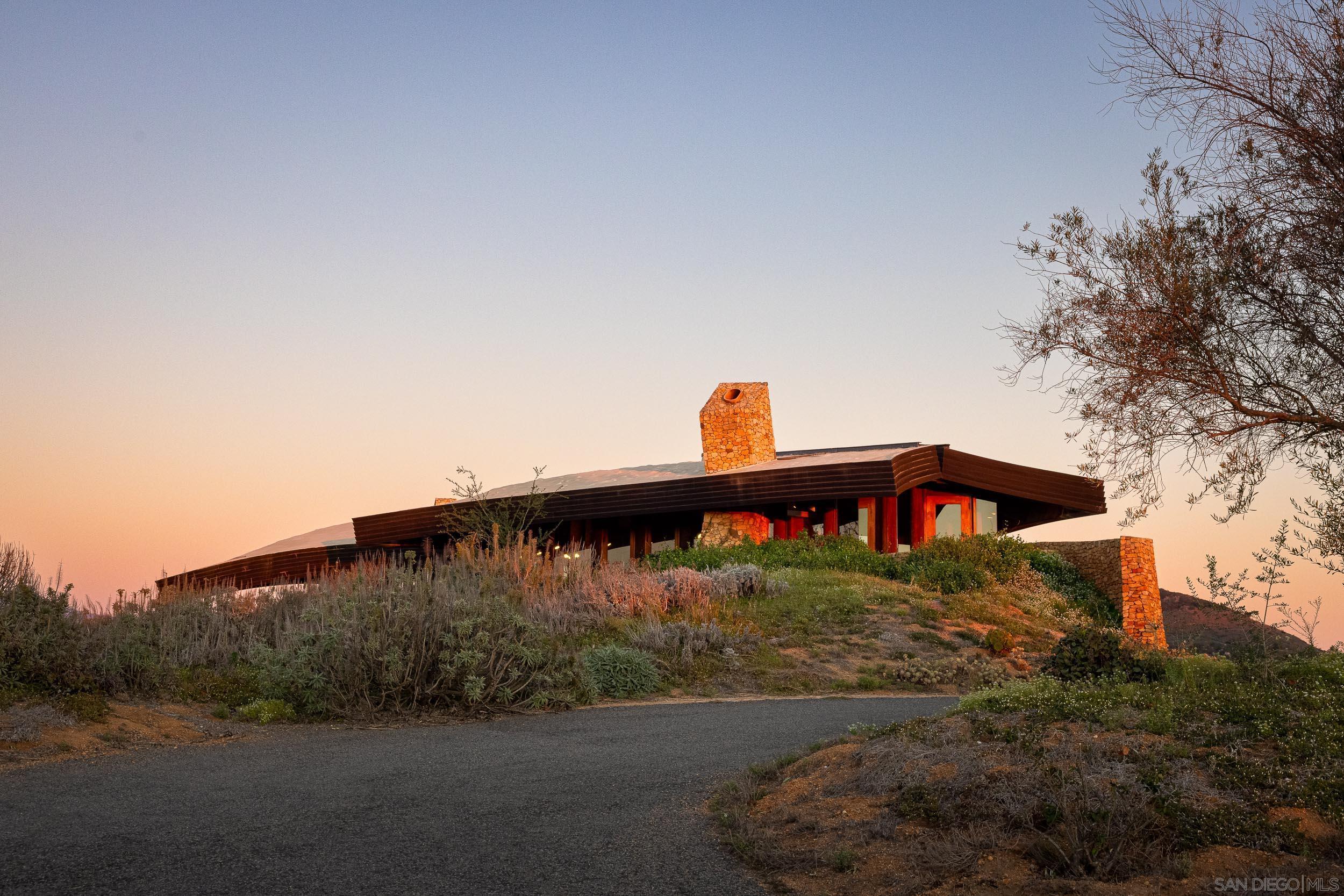 Detail Gallery Image 34 of 38 For 10650  Old Castle Road, Valley Center,  CA 92082 - 5 Beds | 3/1 Baths