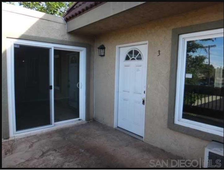 Detail Gallery Image 2 of 10 For 1160 E Washington Ave  #3,  El Cajon,  CA 92019 - 2 Beds | 2 Baths