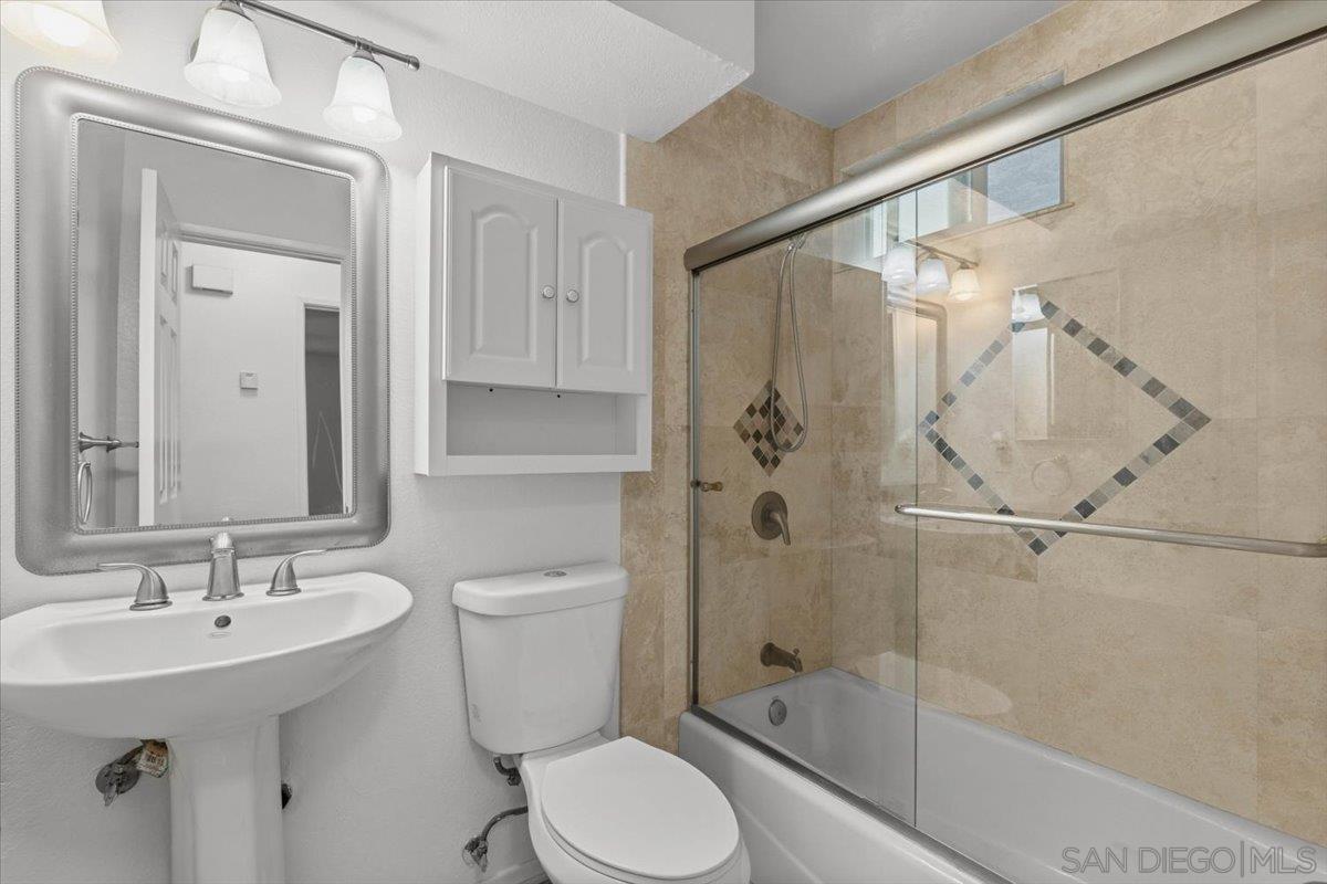 Detail Gallery Image 14 of 20 For 3044  Oliphant St Unit a  a, San Diego,  CA 92106 - 2 Beds | 2 Baths