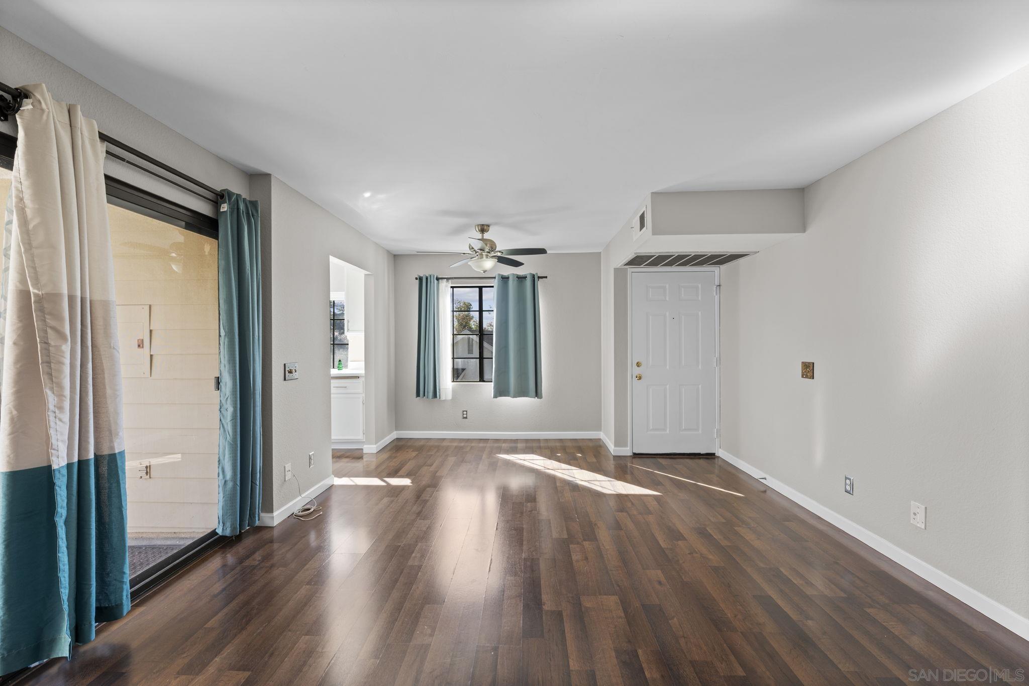 Detail Gallery Image 5 of 19 For 8503  Summerdale Rd  #376,  San Diego,  CA 92126 - 2 Beds | 2 Baths