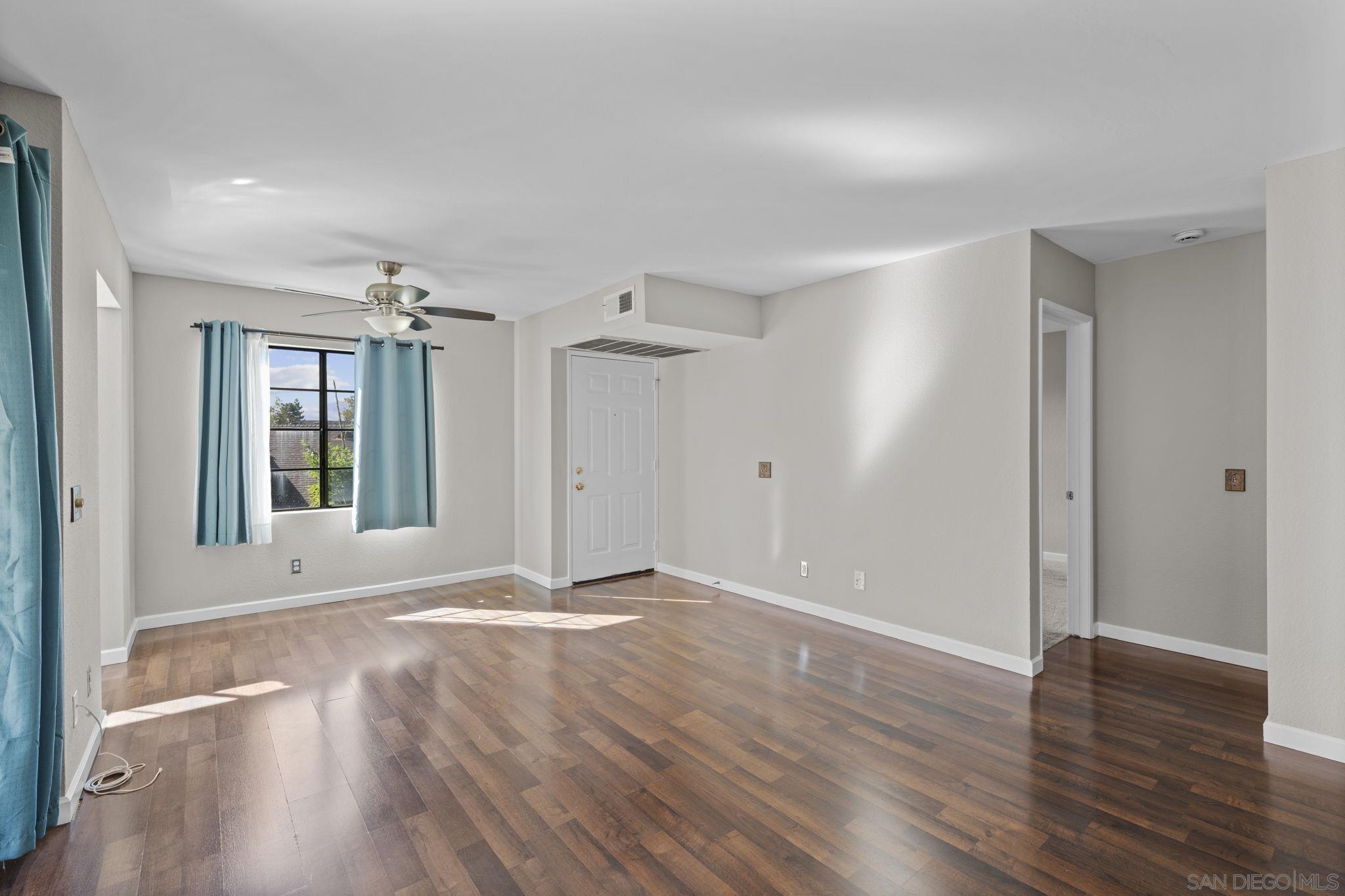 Detail Gallery Image 6 of 19 For 8503  Summerdale Rd  #376,  San Diego,  CA 92126 - 2 Beds | 2 Baths