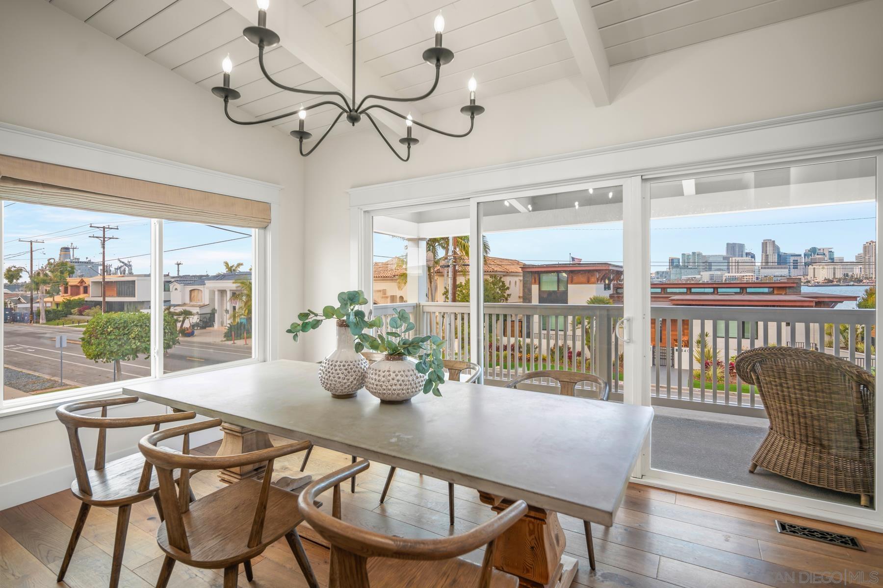 Detail Gallery Image 12 of 35 For 420  1st St, Coronado,  CA 92118 - 3 Beds | 3 Baths