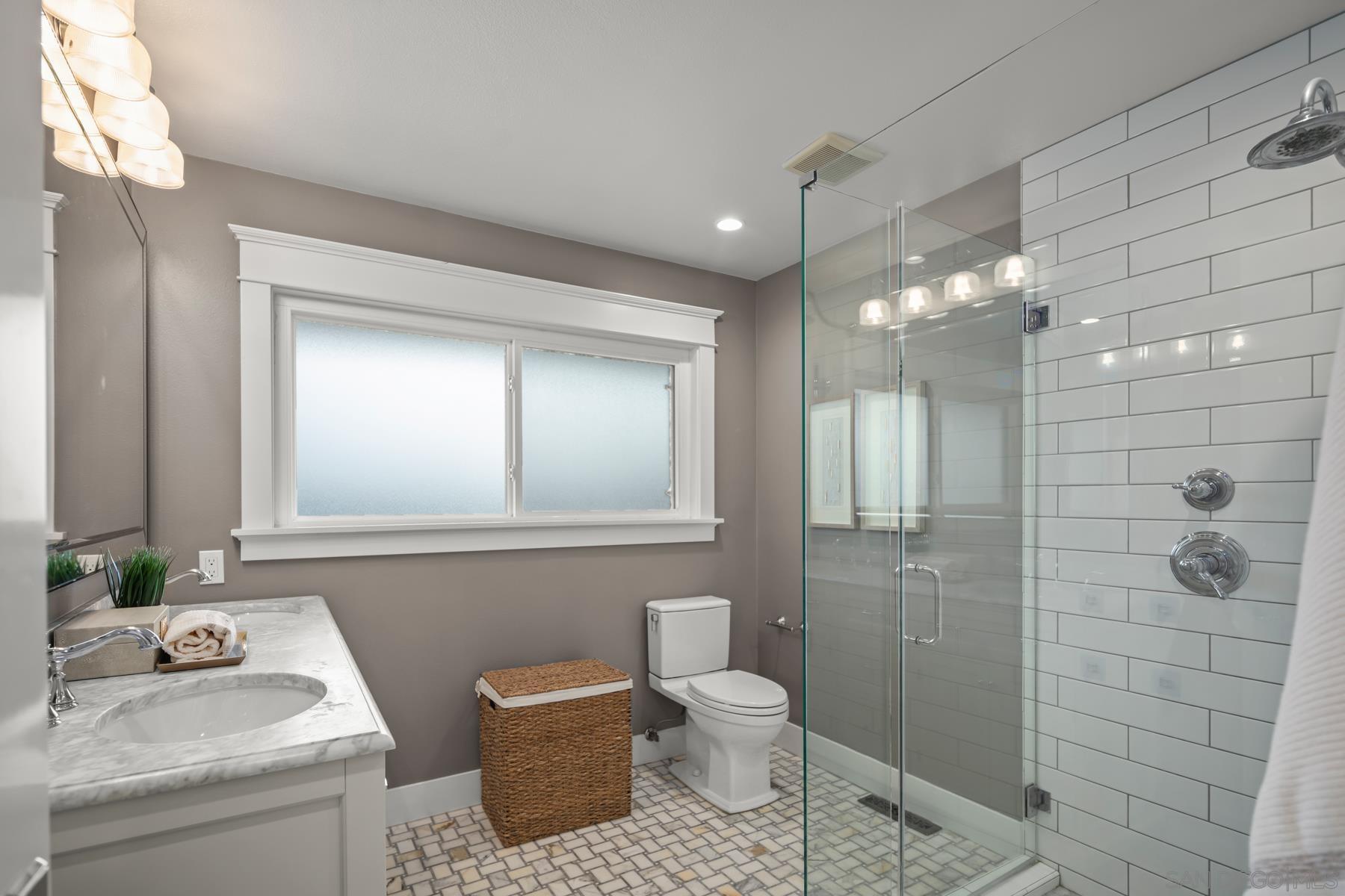 Detail Gallery Image 19 of 35 For 420  1st St, Coronado,  CA 92118 - 3 Beds | 3 Baths