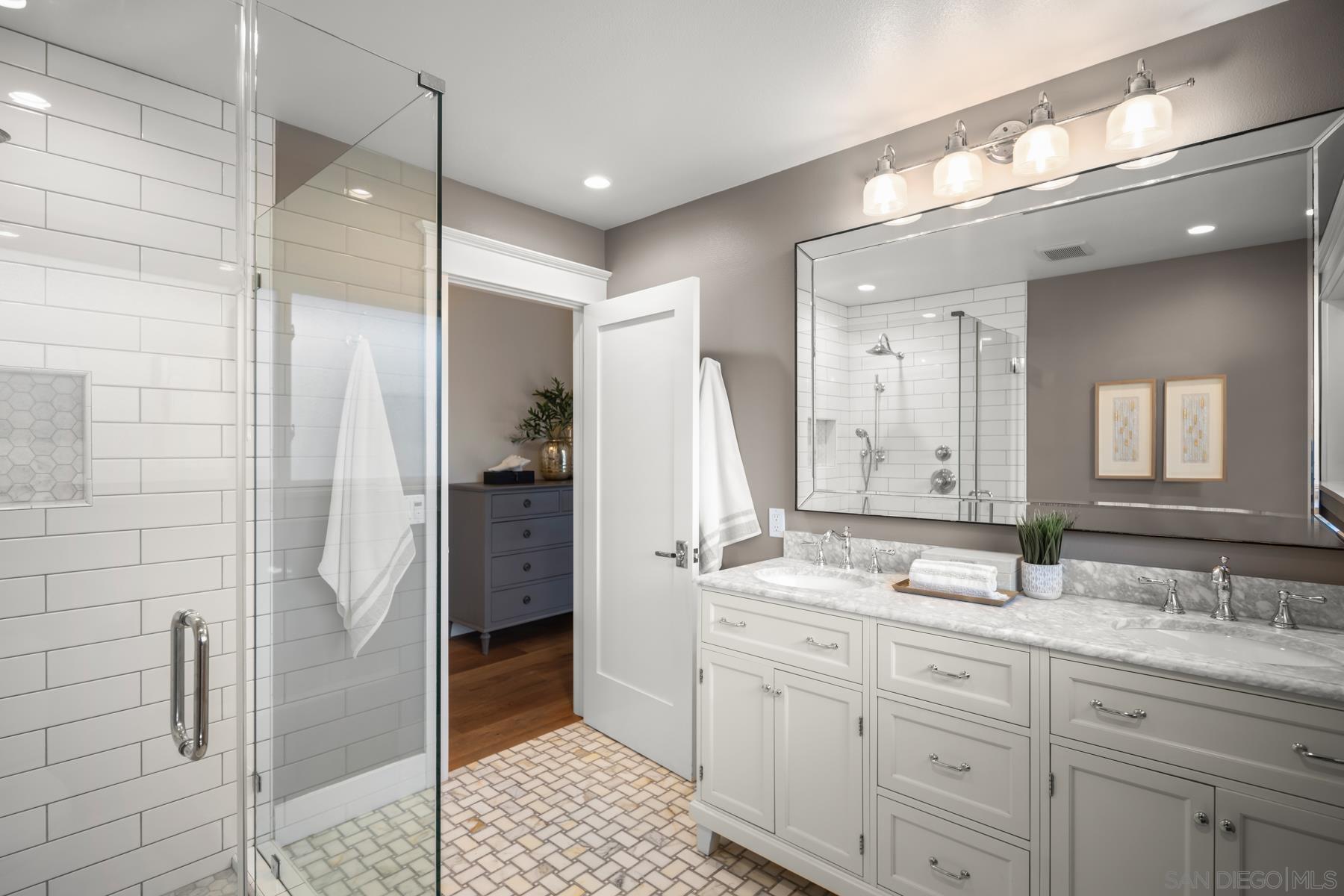 Detail Gallery Image 20 of 35 For 420  1st St, Coronado,  CA 92118 - 3 Beds | 3 Baths