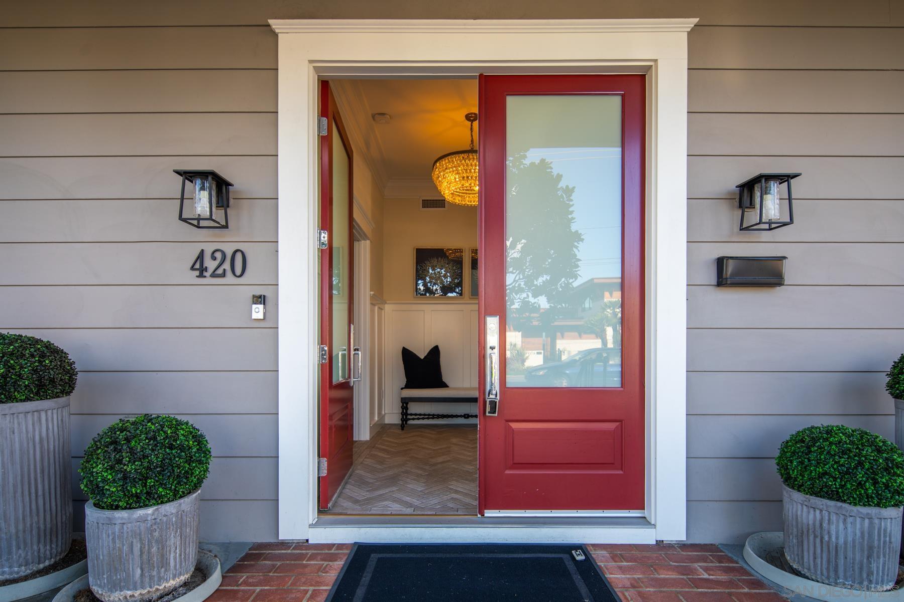 Detail Gallery Image 3 of 35 For 420  1st St, Coronado,  CA 92118 - 3 Beds | 3 Baths