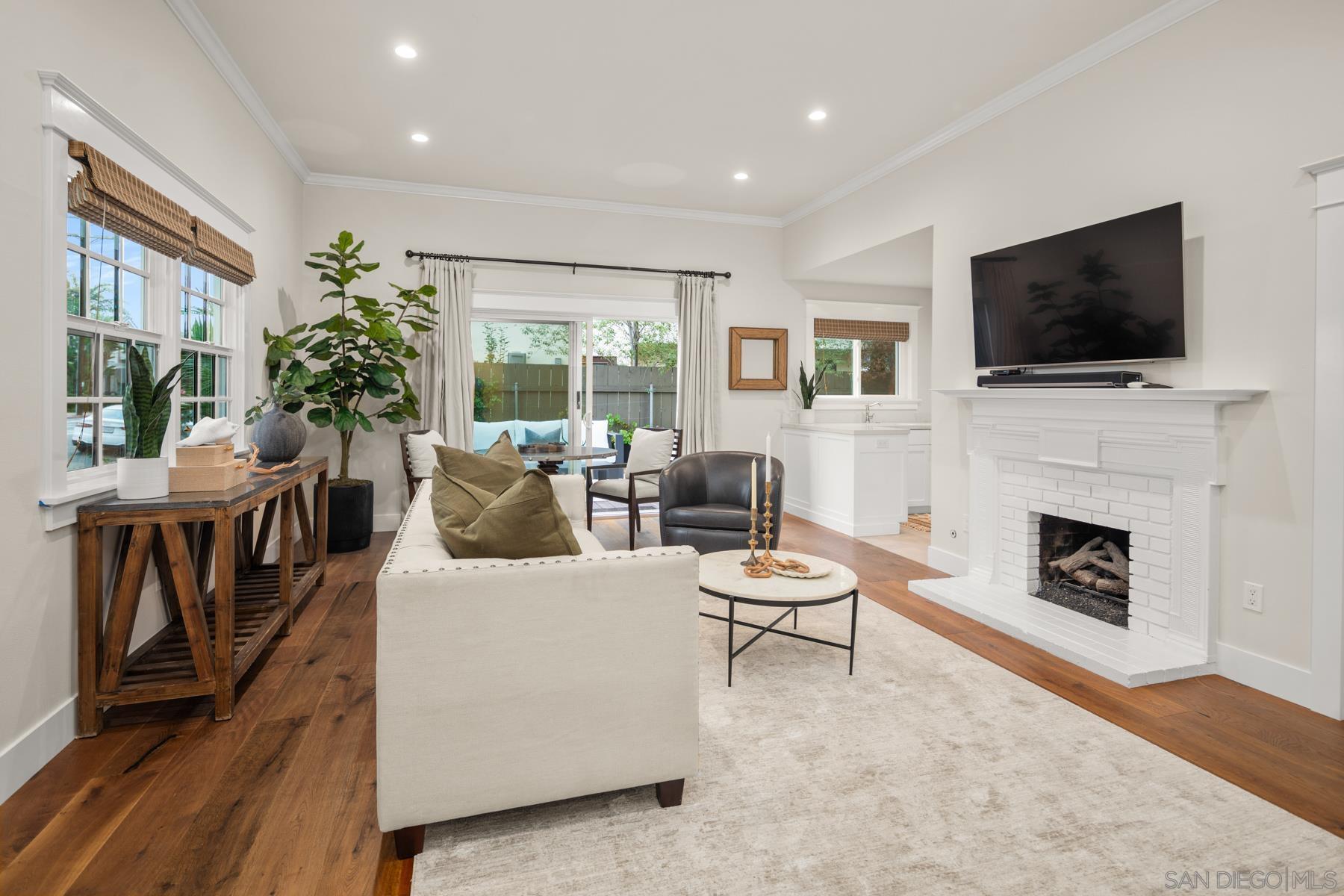 Detail Gallery Image 22 of 35 For 420  1st St, Coronado,  CA 92118 - 3 Beds | 3 Baths