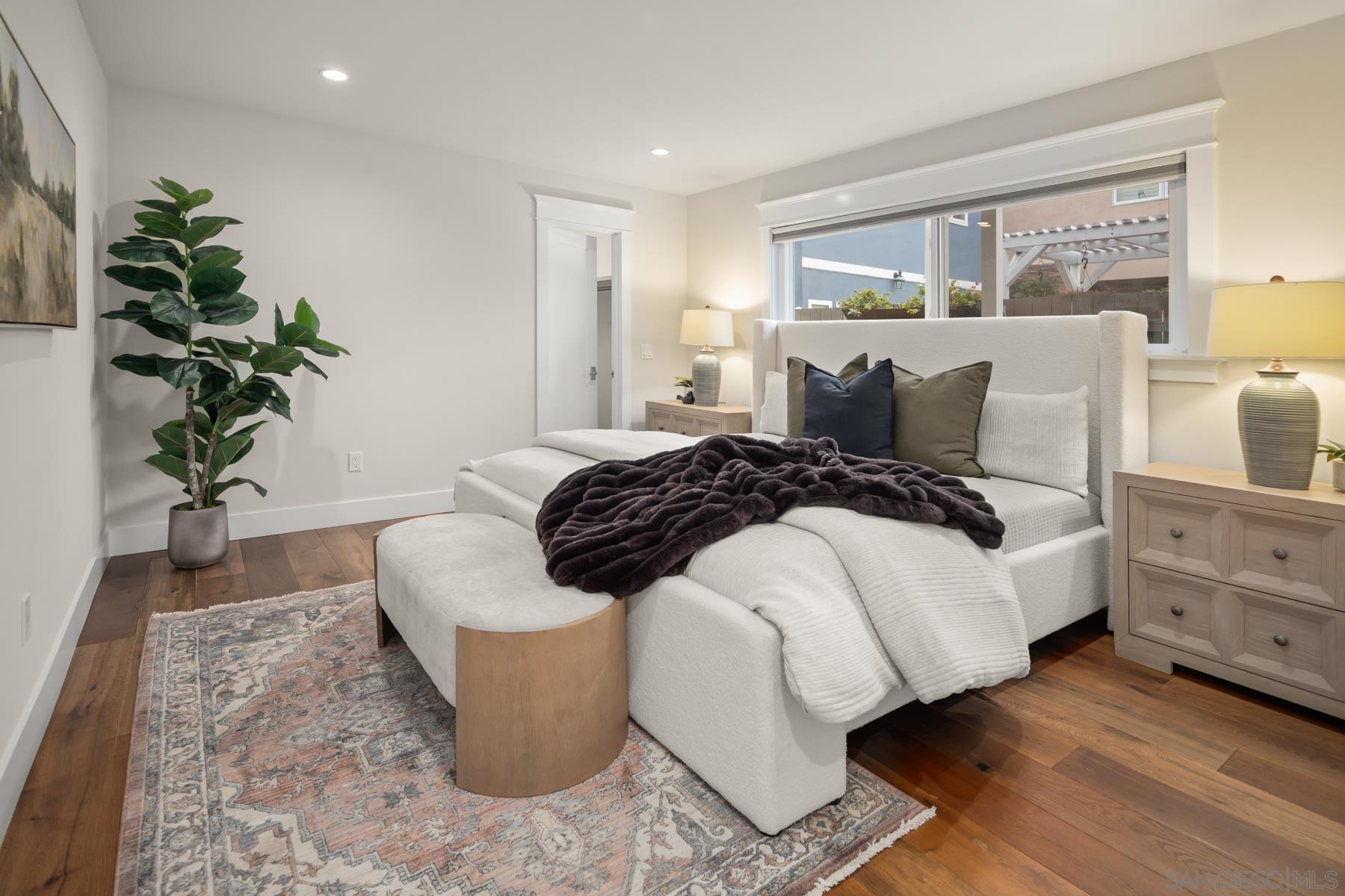 Detail Gallery Image 26 of 35 For 420  1st St, Coronado,  CA 92118 - 3 Beds | 3 Baths