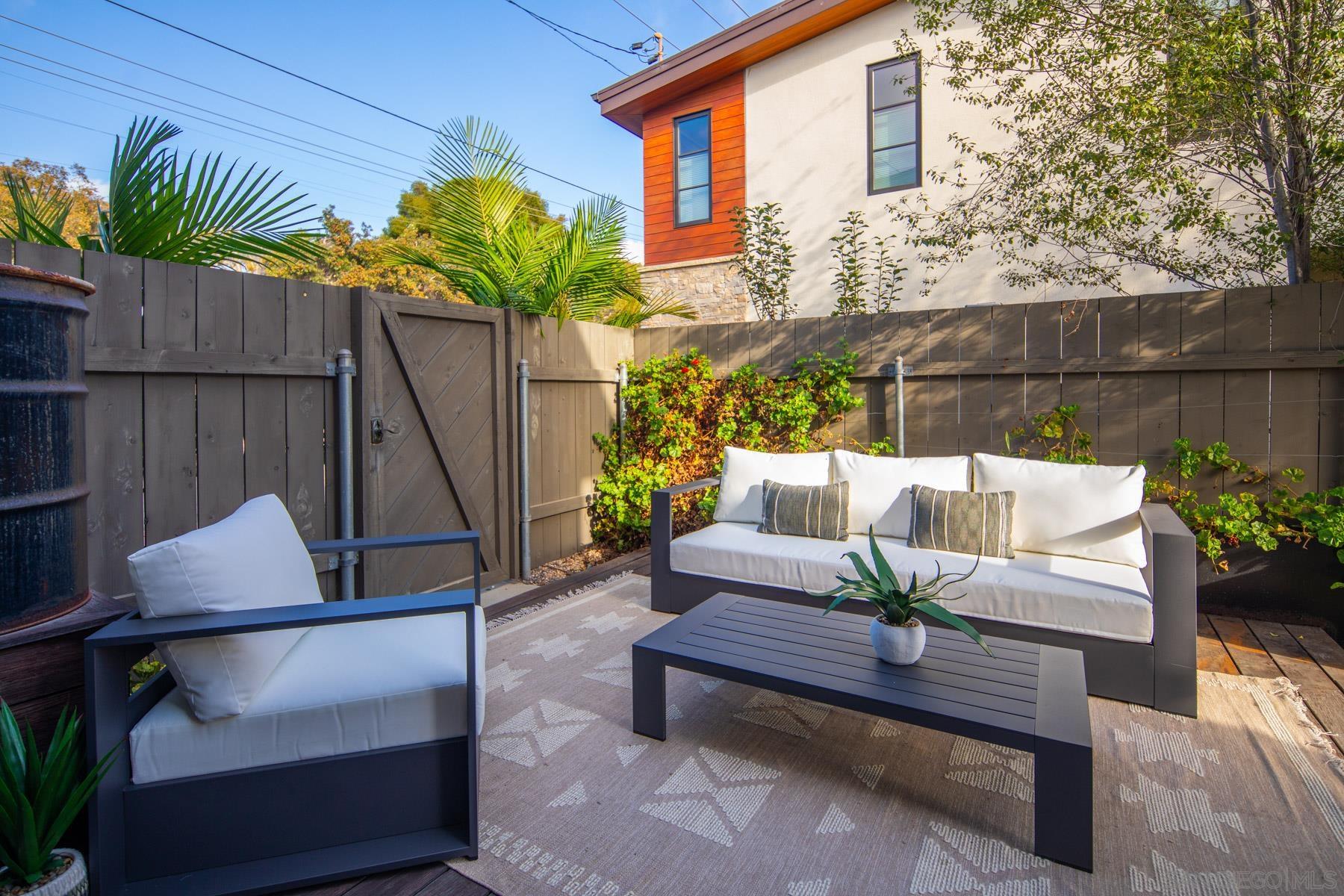 Detail Gallery Image 29 of 35 For 420  1st St, Coronado,  CA 92118 - 3 Beds | 3 Baths