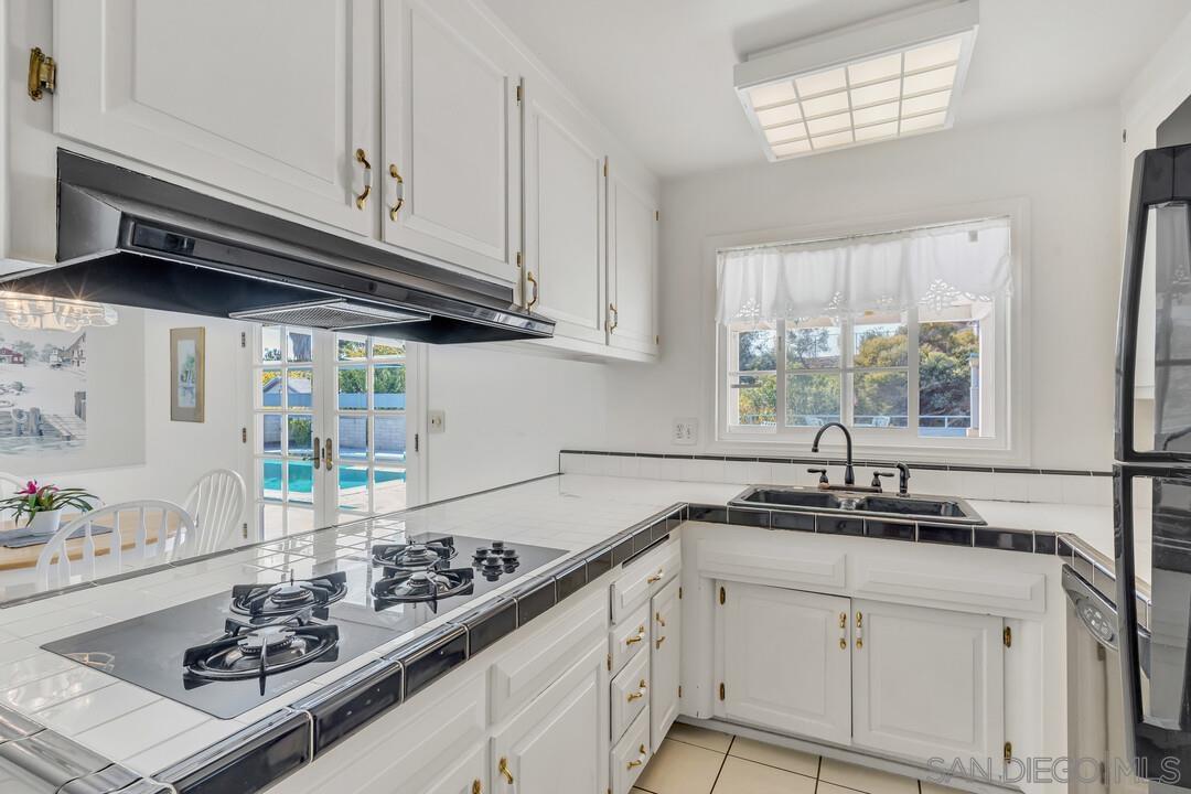 Detail Gallery Image 8 of 41 For 9326  Oakbourne Rd, Santee,  CA 92071 - 4 Beds | 2 Baths