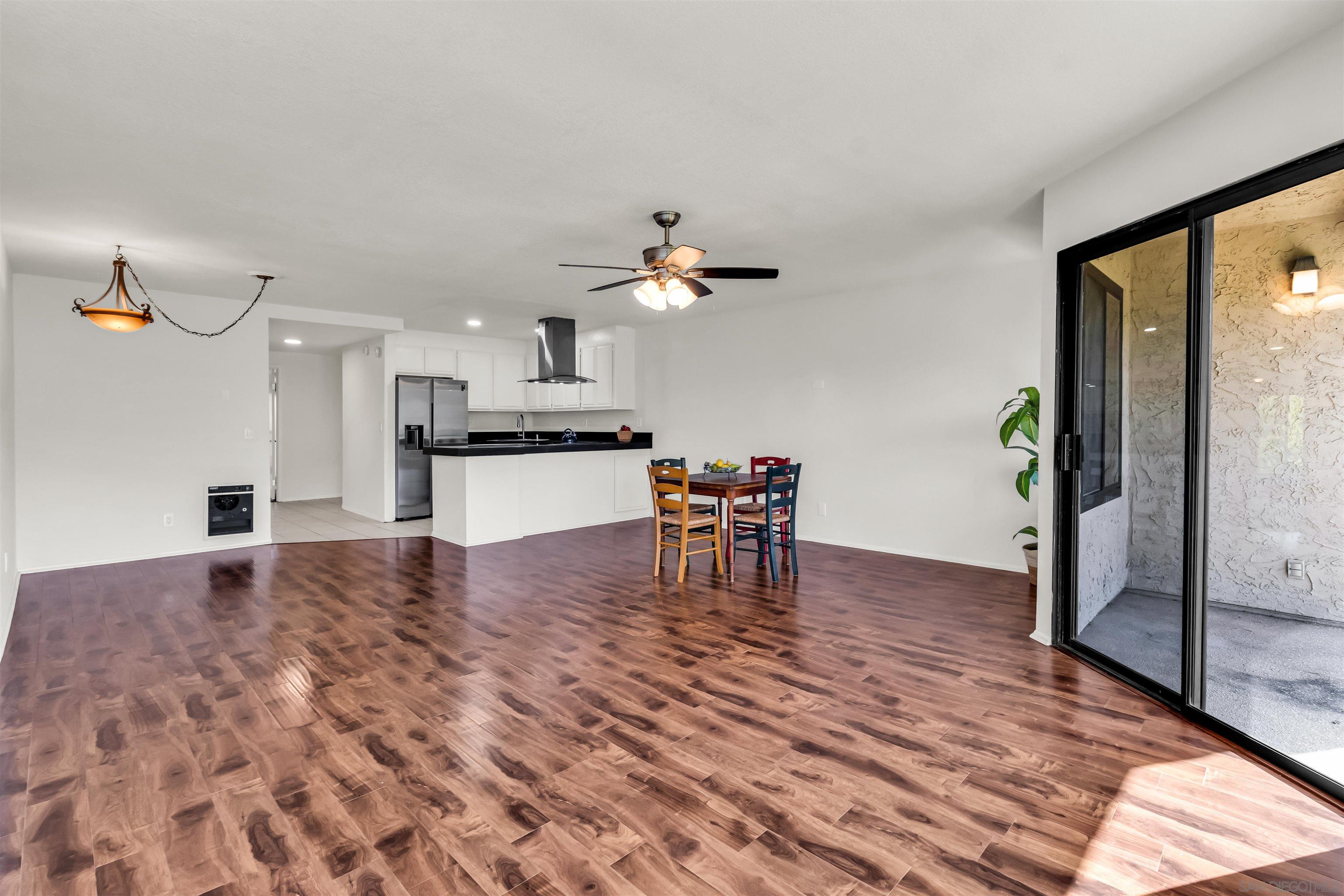 Detail Gallery Image 11 of 38 For 2507  Navarra Dr  #202,  Carlsbad,  CA 92009 - 2 Beds | 1 Baths